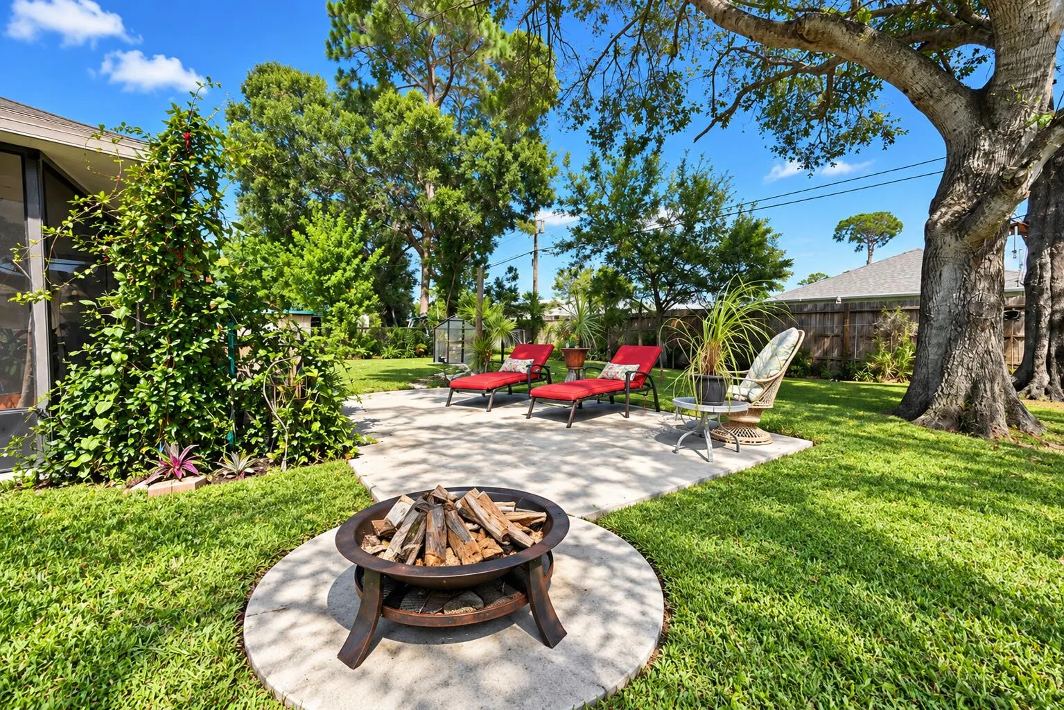 4702 Myrtle Drive