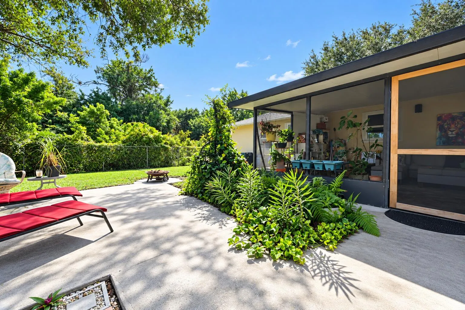 4702 Myrtle Drive