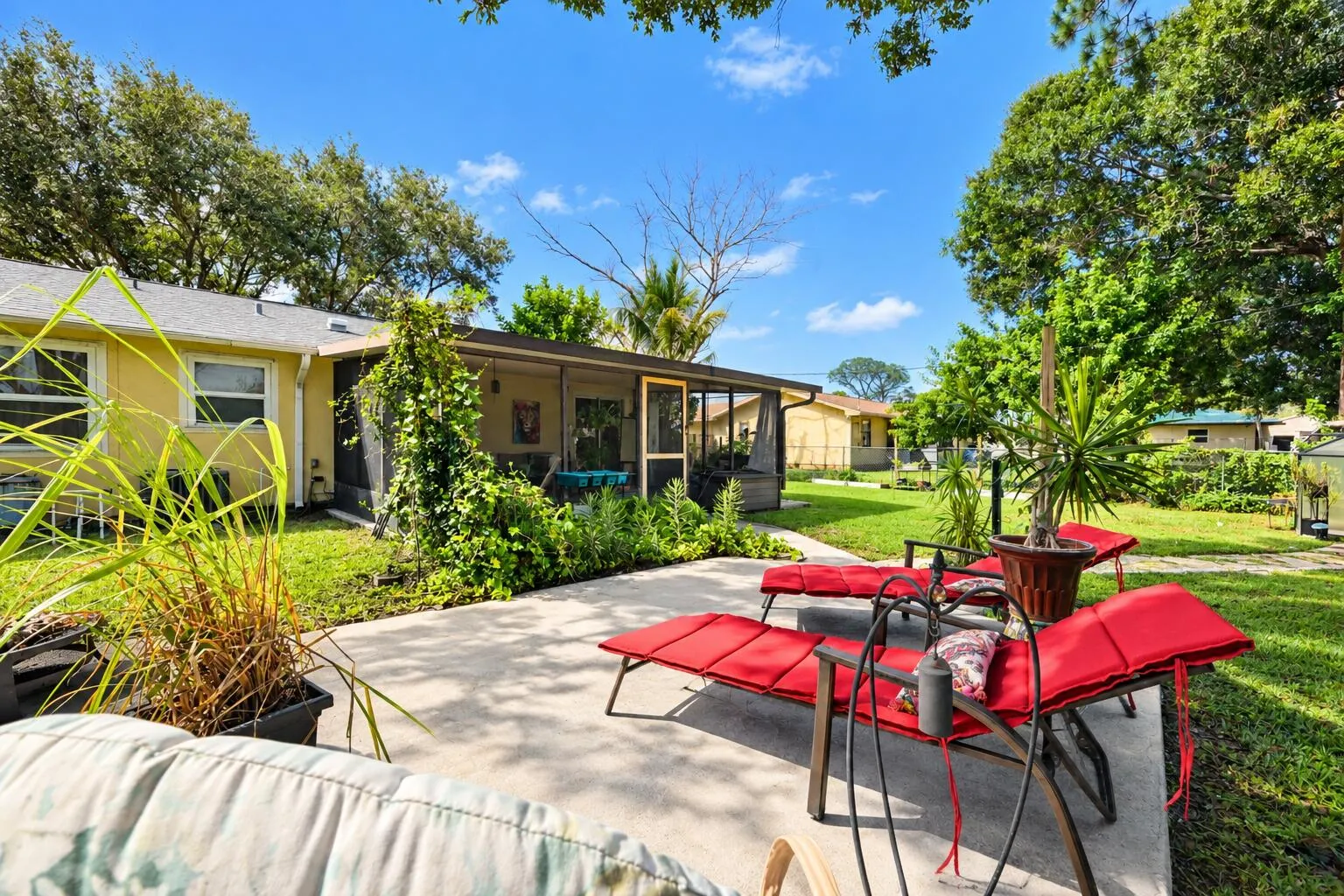 4702 Myrtle Drive