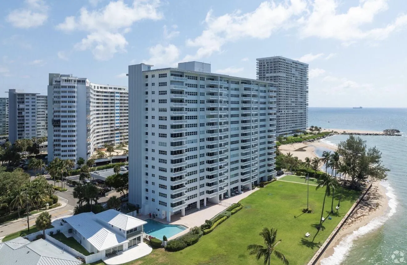 2100 S OCEAN Drive #9M