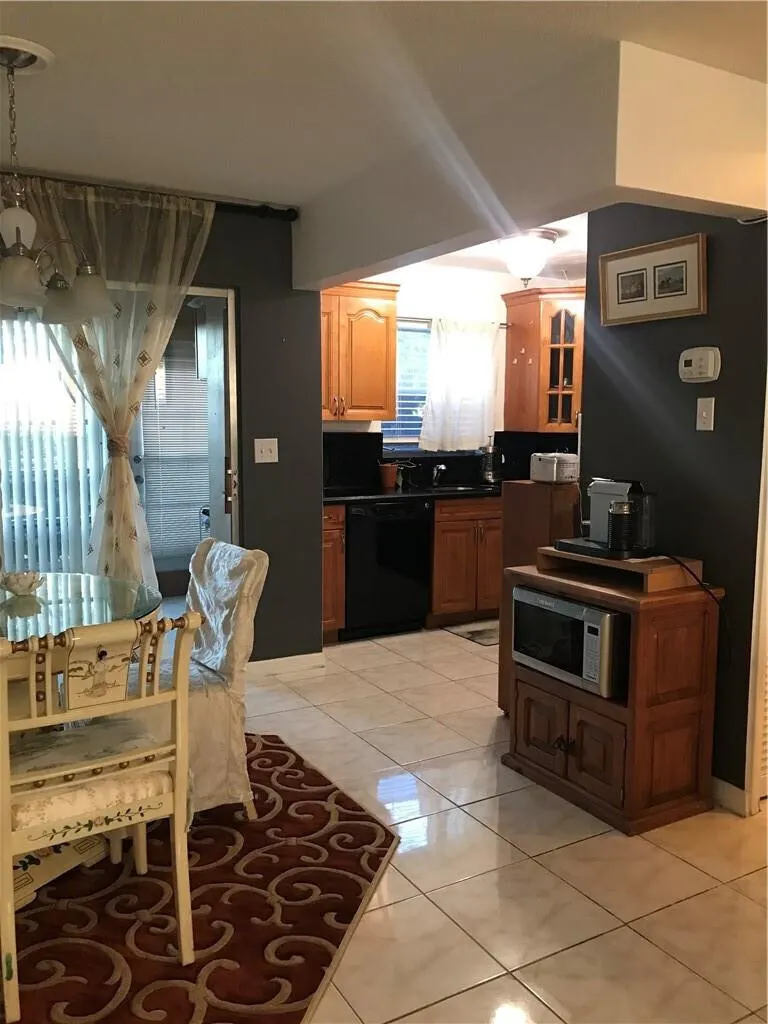 941 CRYSTAL LAKE Drive #105