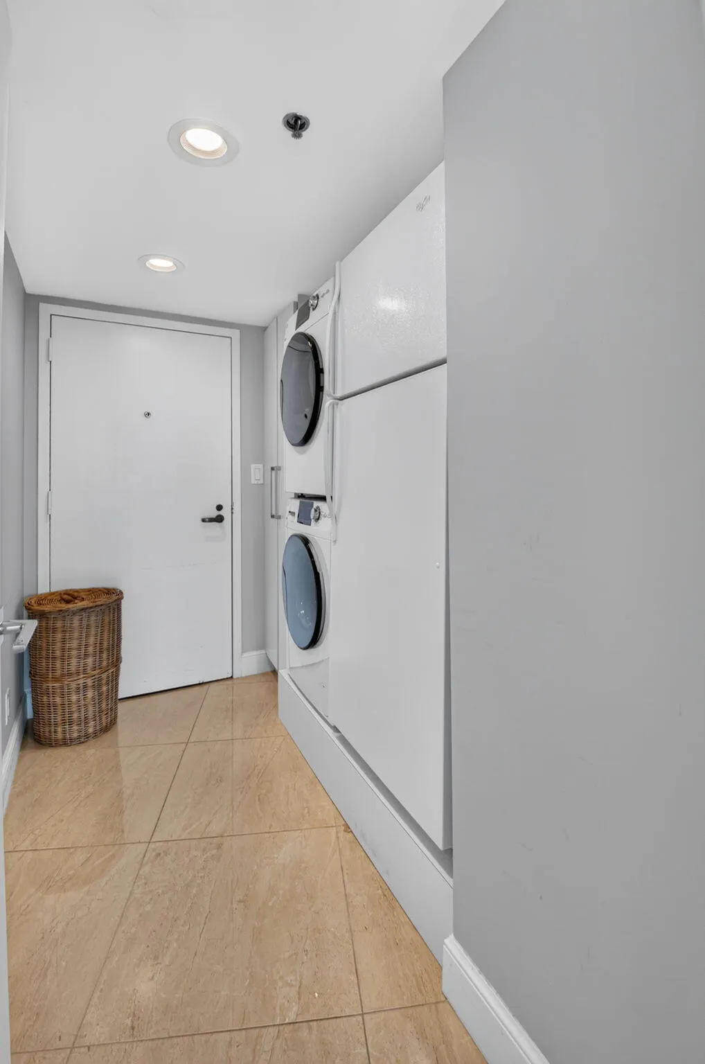 4740 S OCEAN Boulevard #808