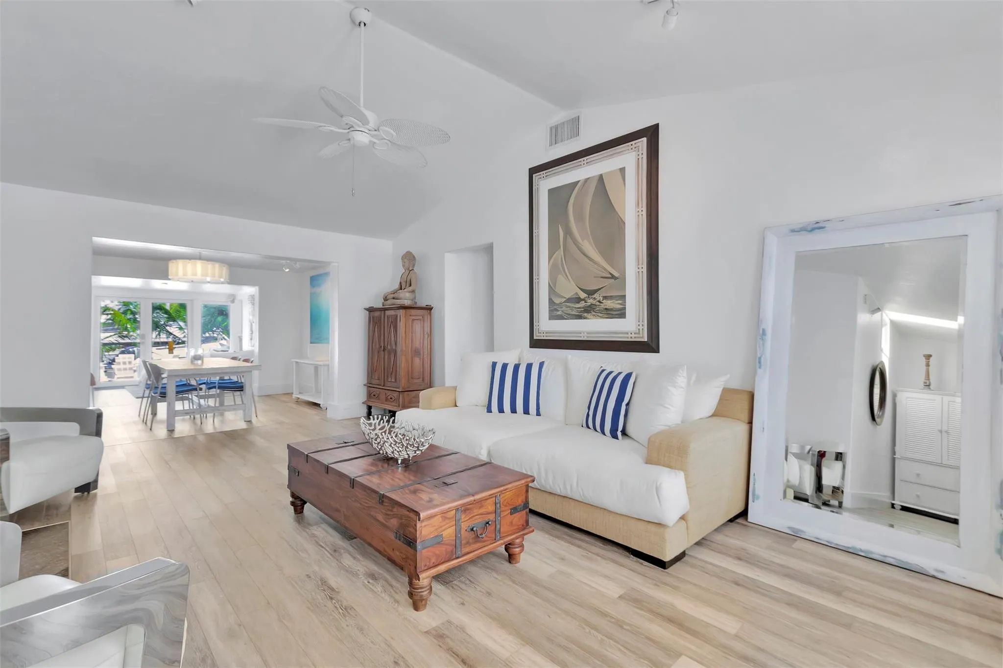 2517 E LAS OLAS Boulevard