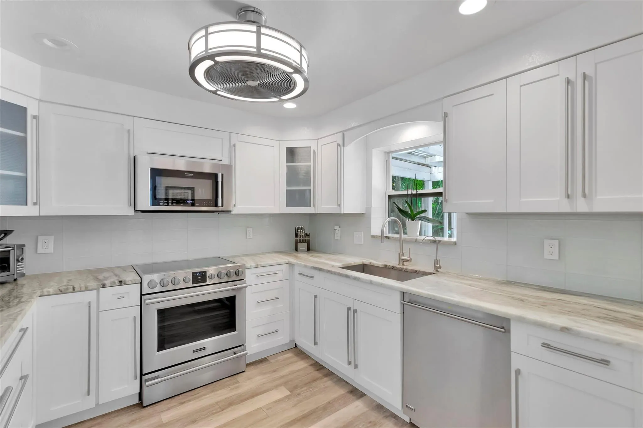 2517 E LAS OLAS Boulevard