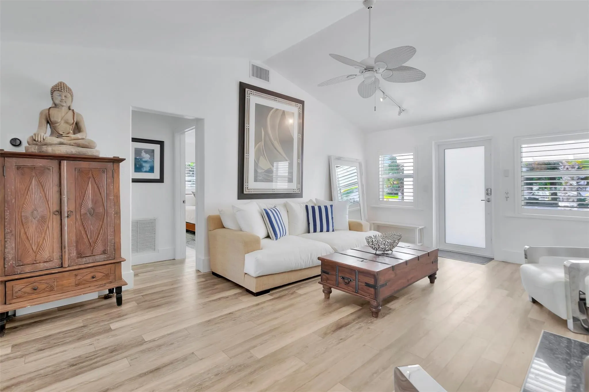 2517 E LAS OLAS Boulevard