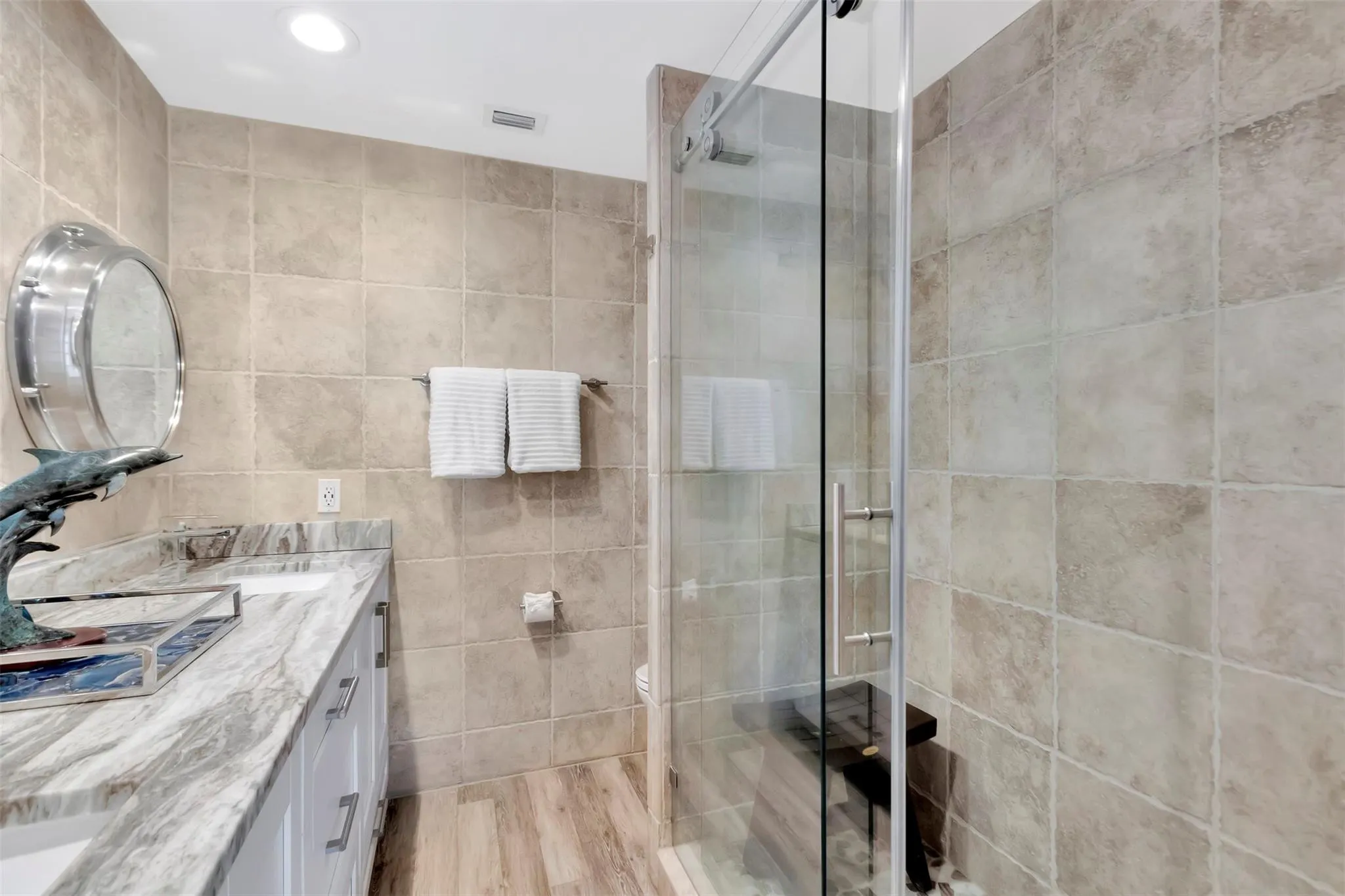 2517 E LAS OLAS Boulevard