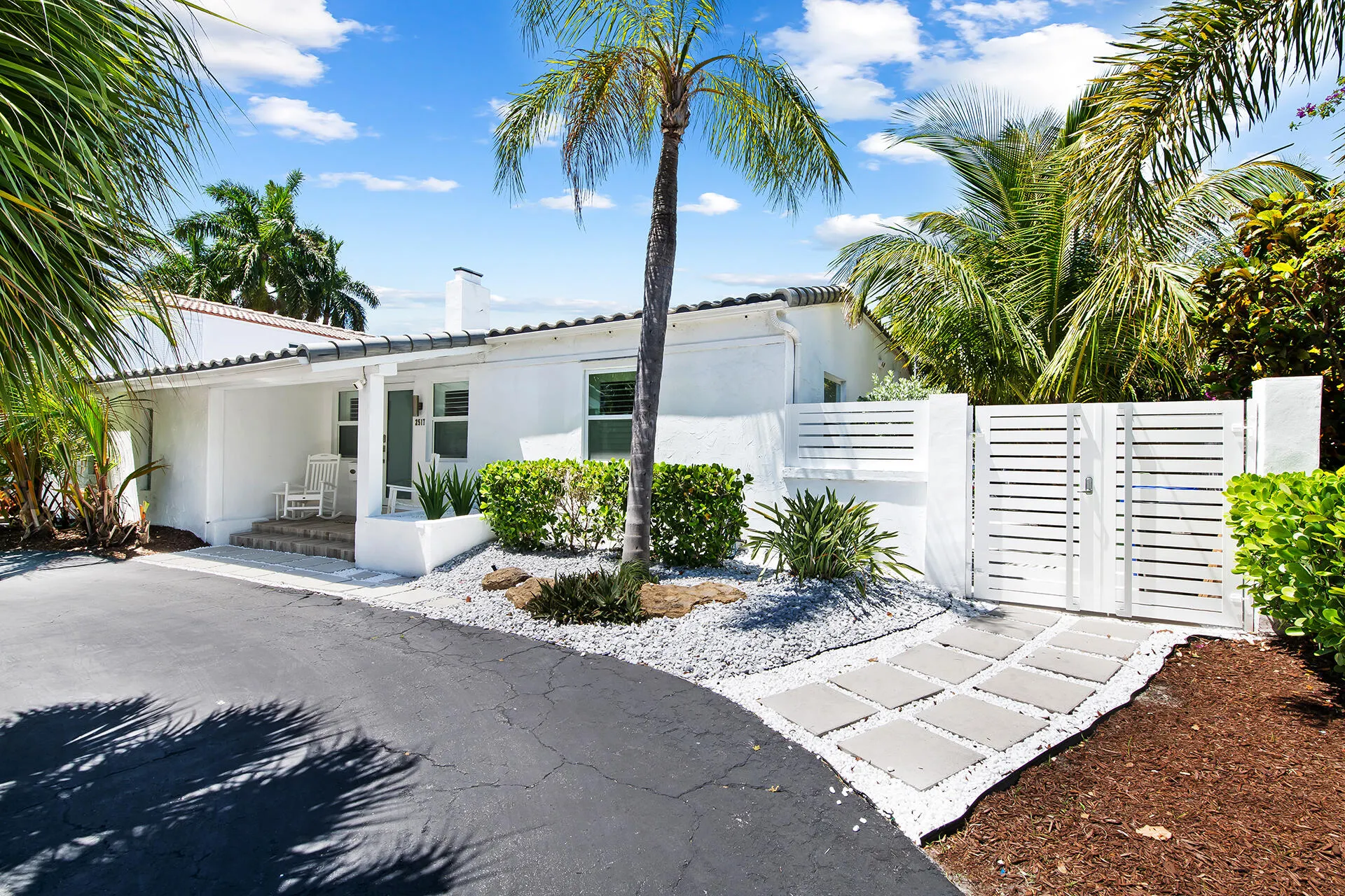 2517 E LAS OLAS Boulevard