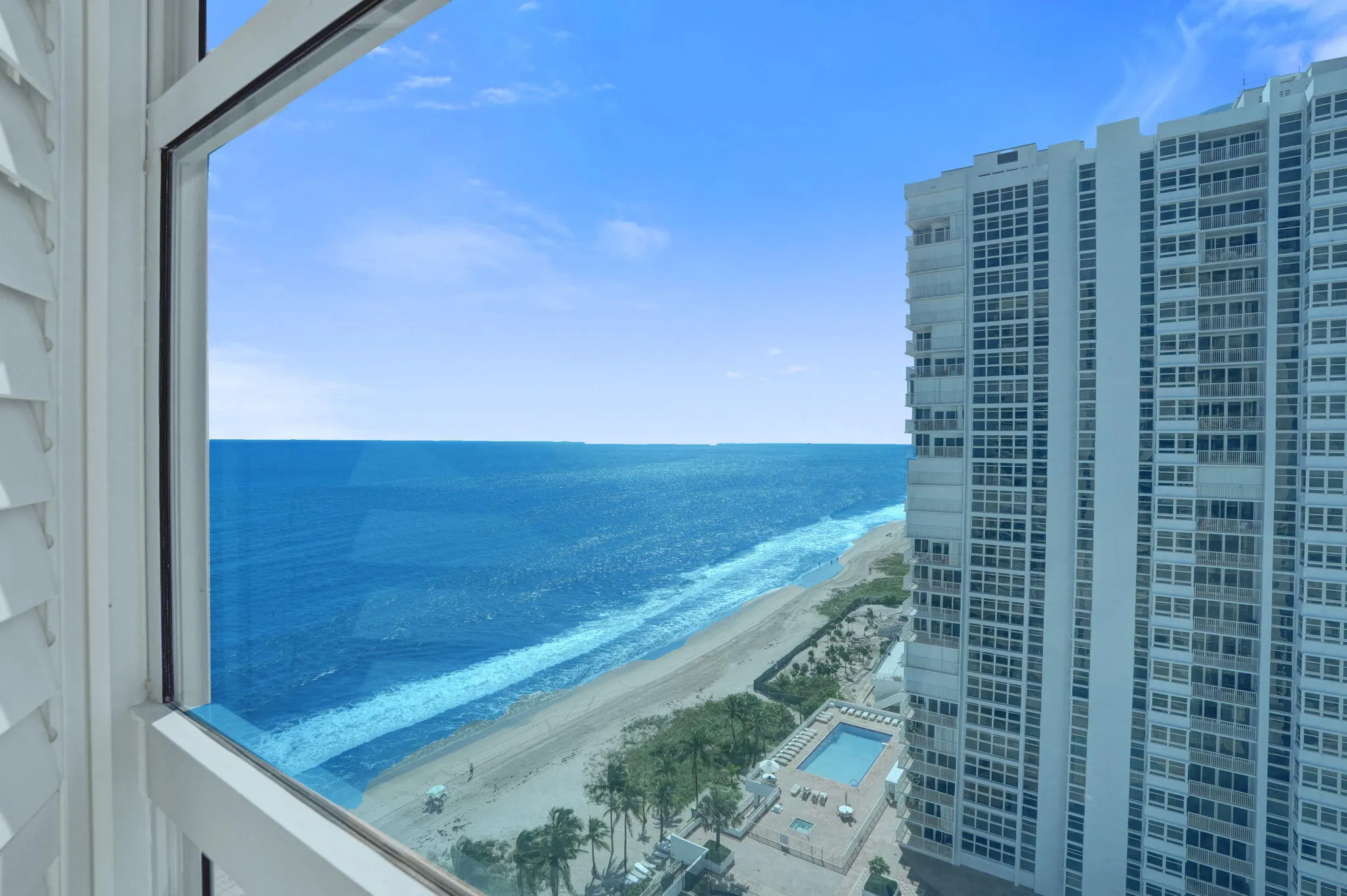 1360 S OCEAN Boulevard #1902