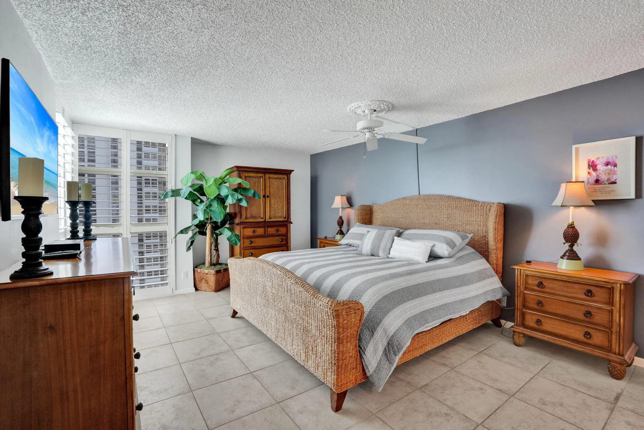 1360 S OCEAN Boulevard #1902