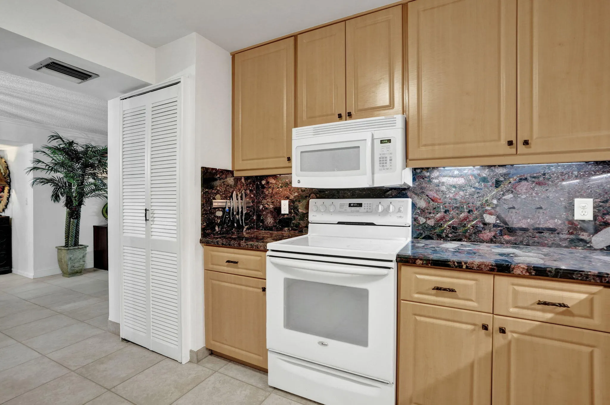 1360 S OCEAN Boulevard #1902