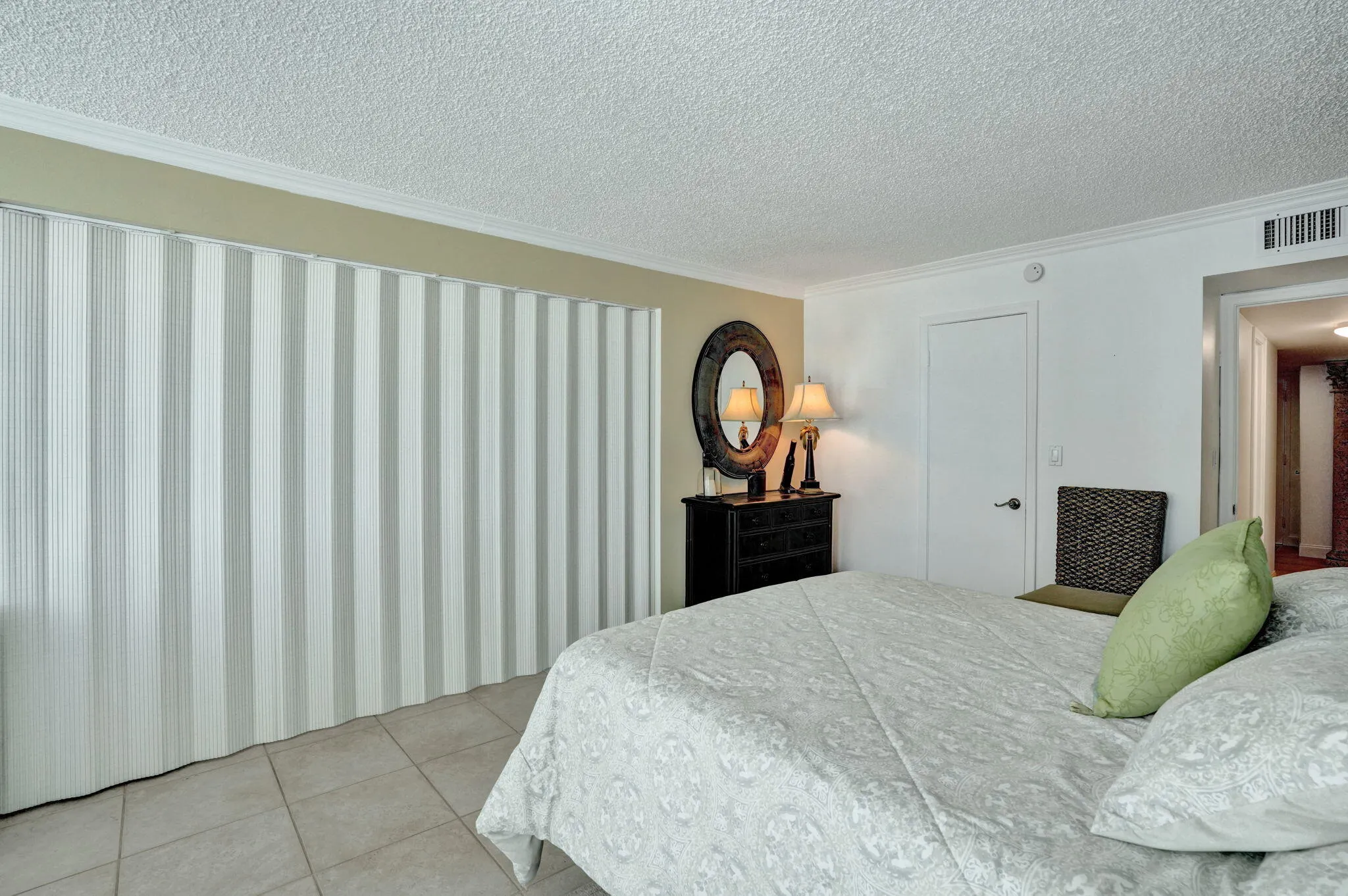1360 S OCEAN Boulevard #1902