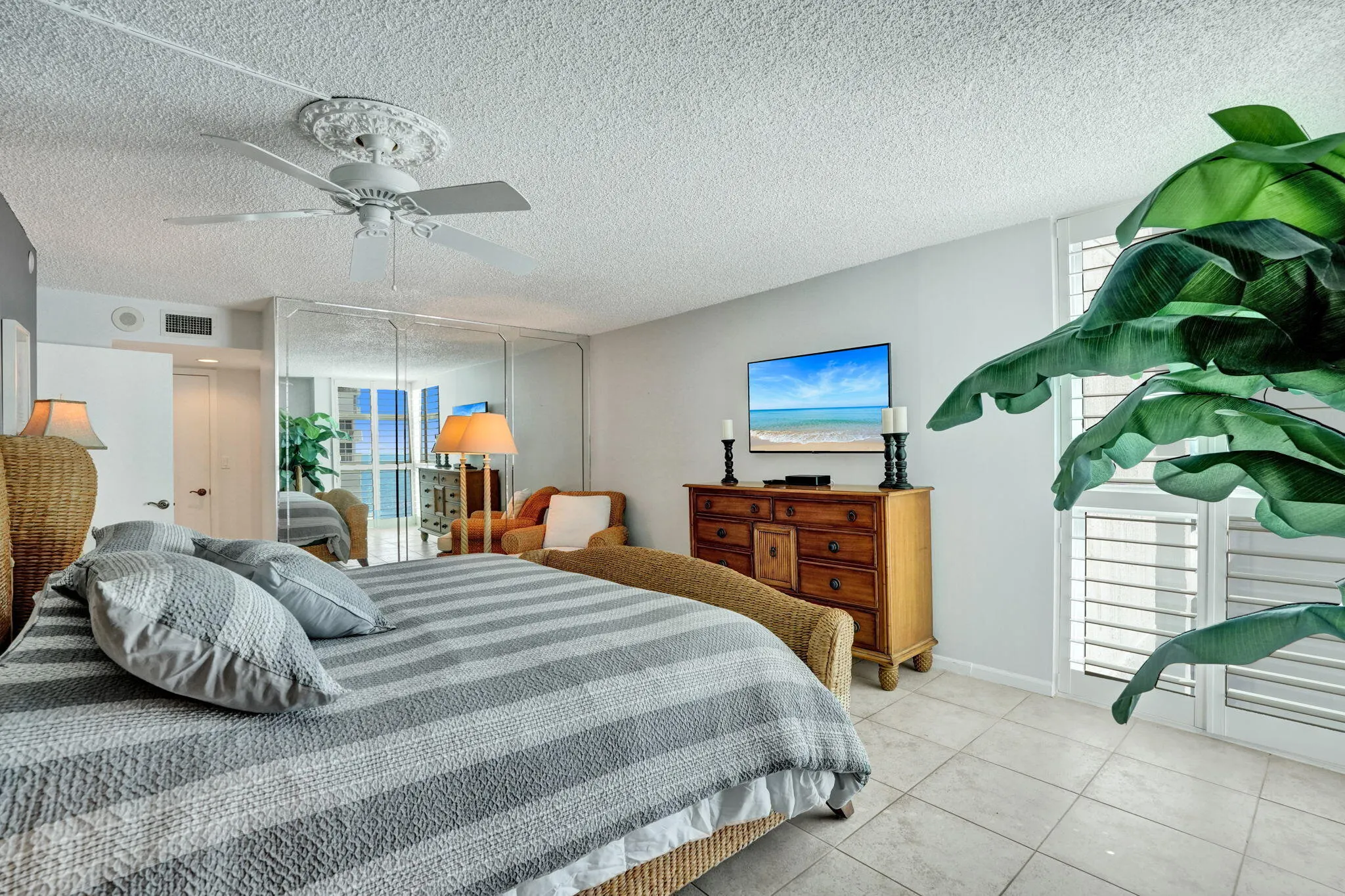 1360 S OCEAN Boulevard #1902