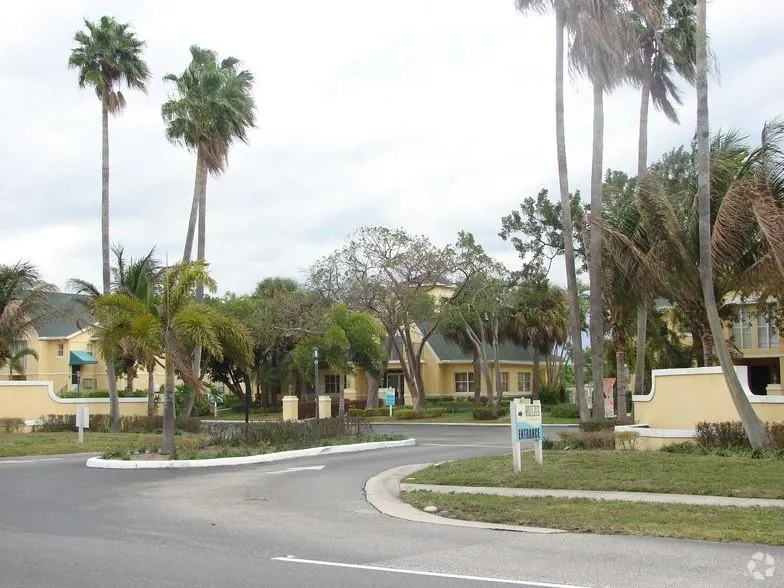 2823 N COURSE Drive #201