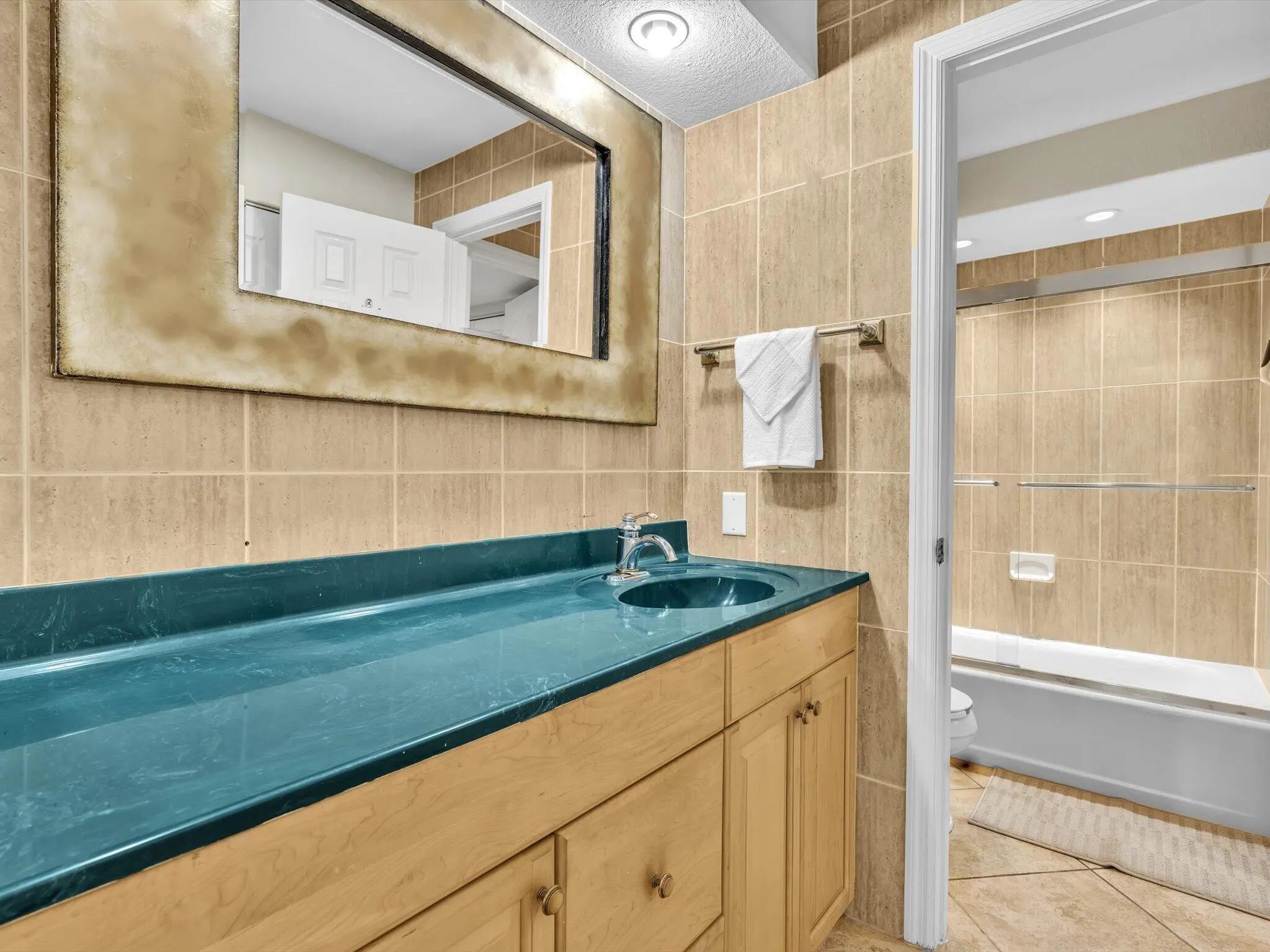 1421 S OCEAN Boulevard #214