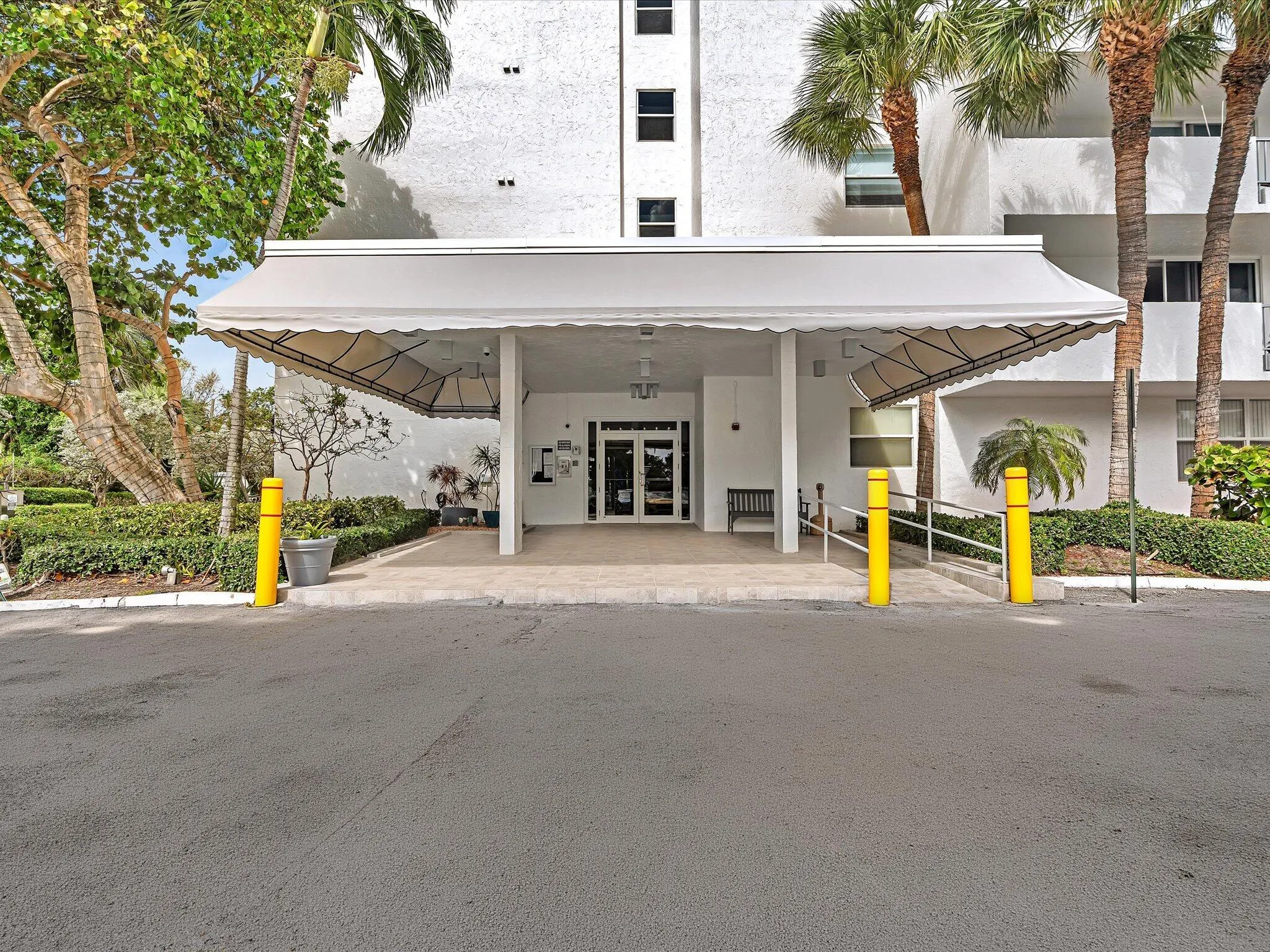 1421 S OCEAN Boulevard #214