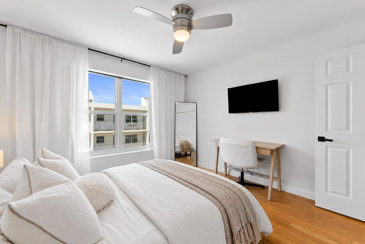 2870 NE 14TH ST Causeway #407C