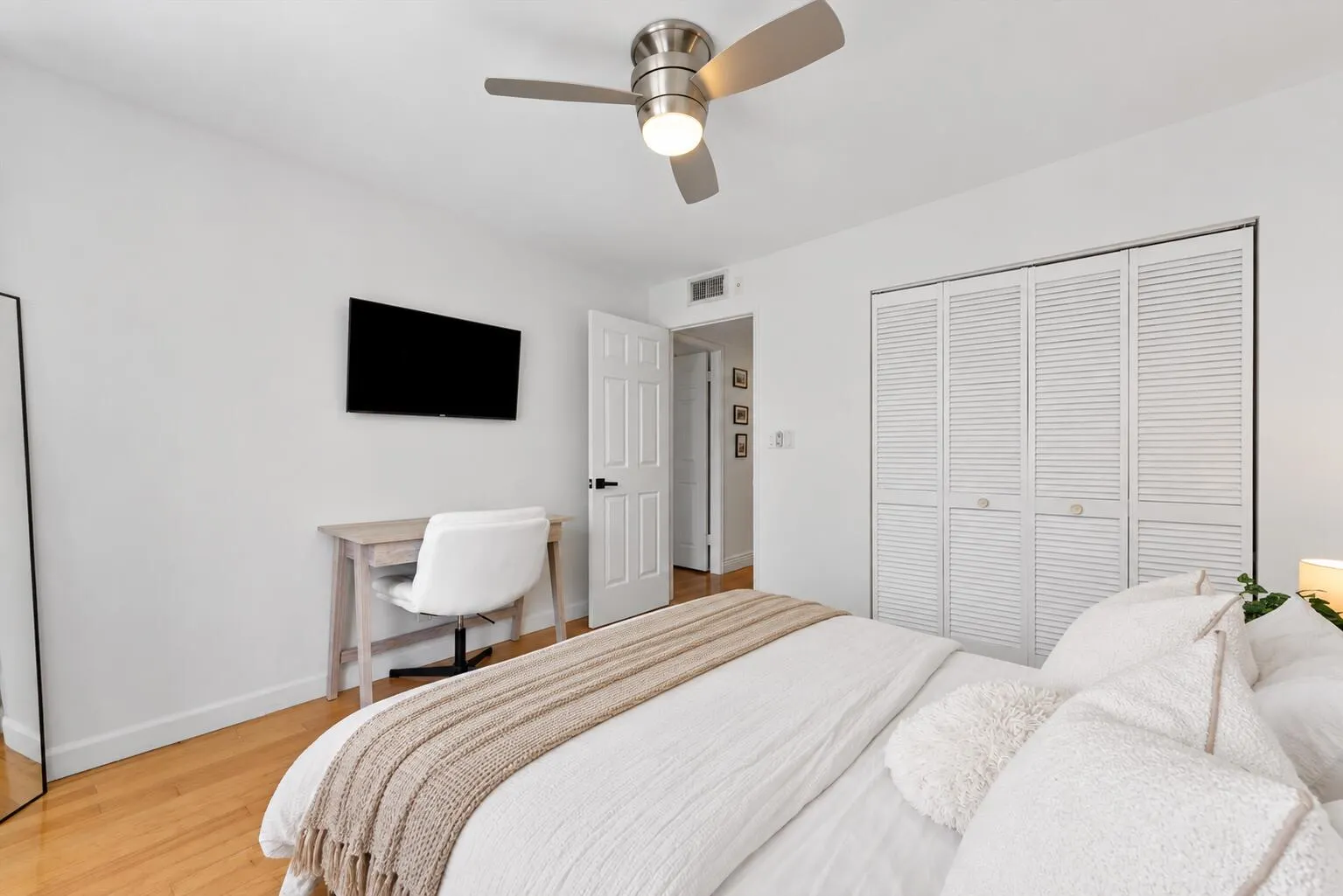 2870 NE 14TH ST Causeway #407C