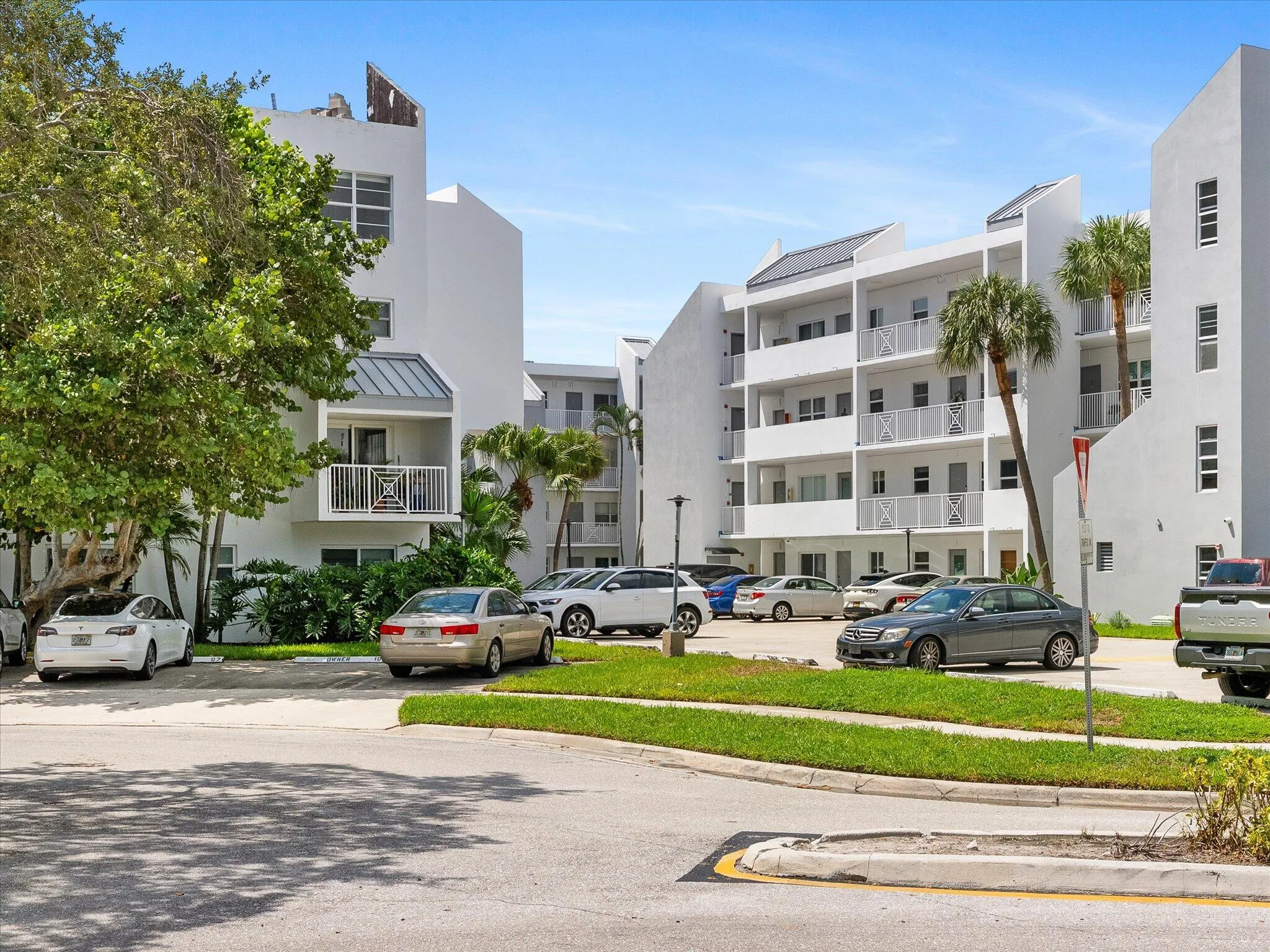 2870 NE 14TH ST Causeway #407C