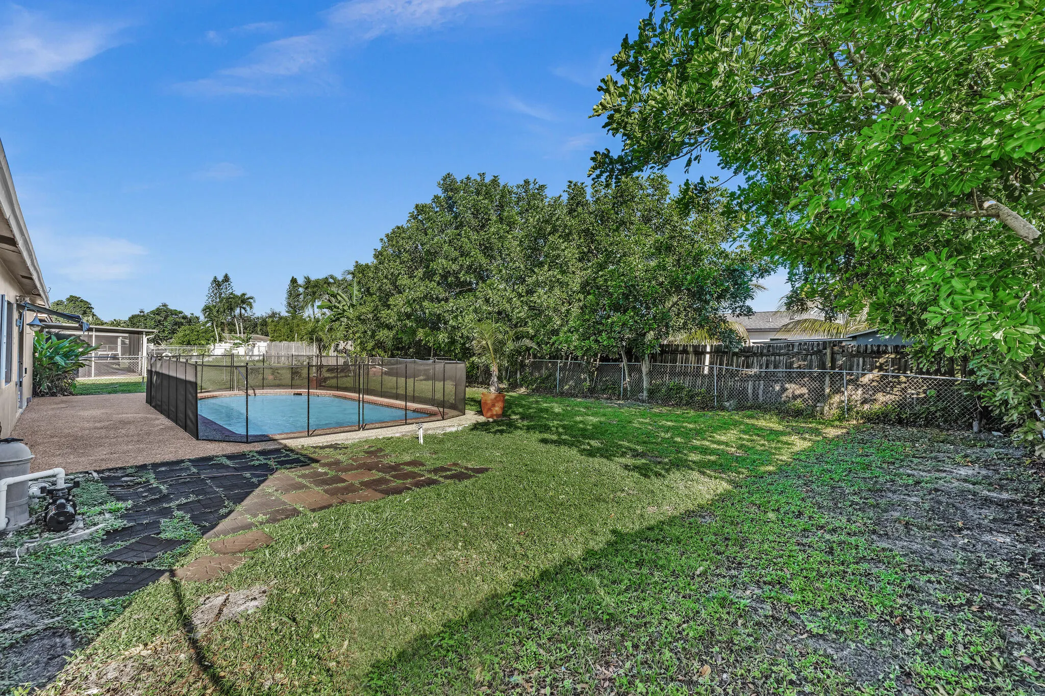 4719 BISON Street