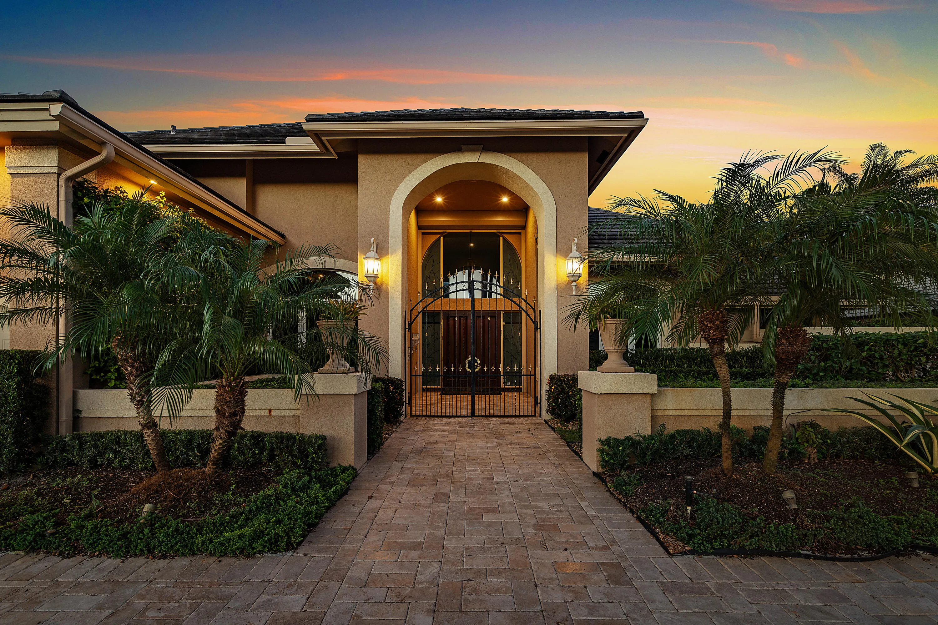 7235 QUEENFERRY Circle