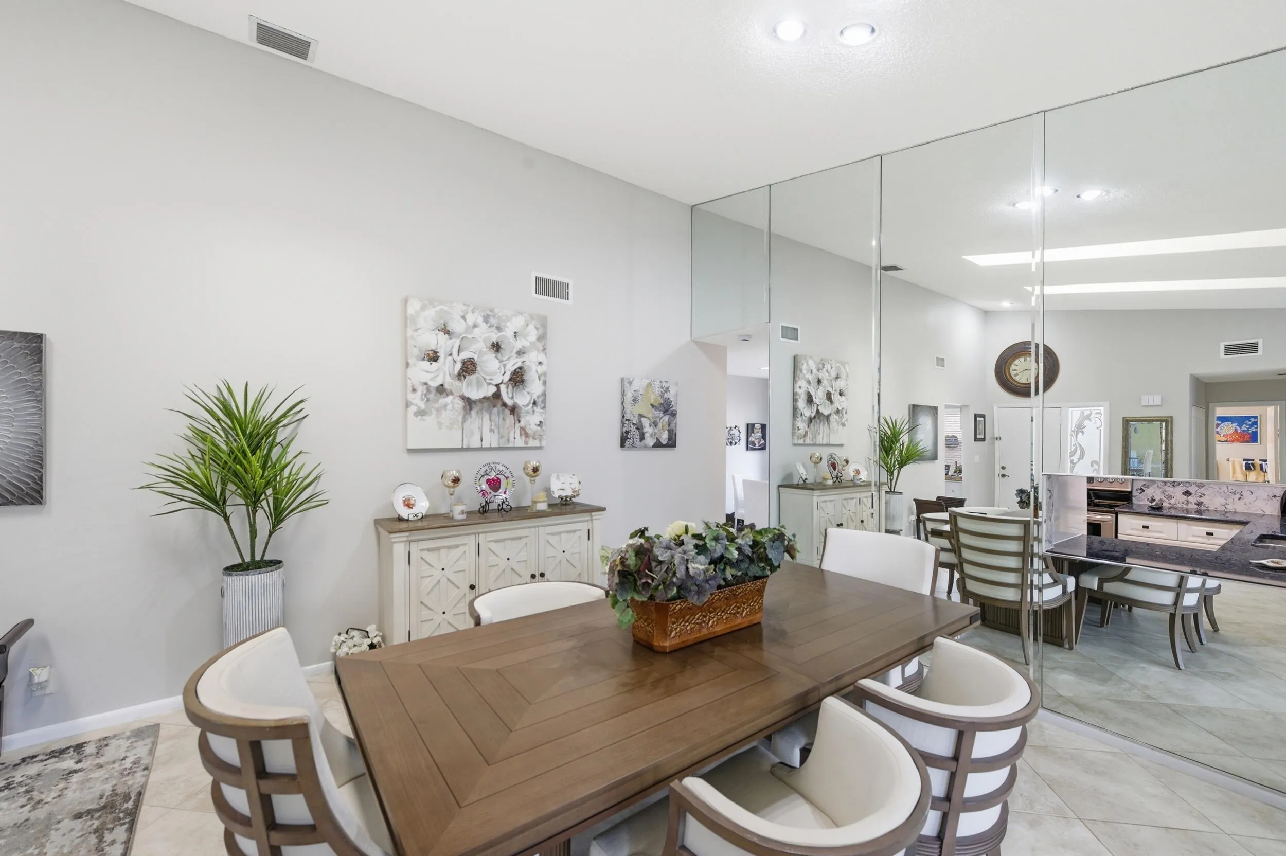 5743 Lakeview Mews Circle