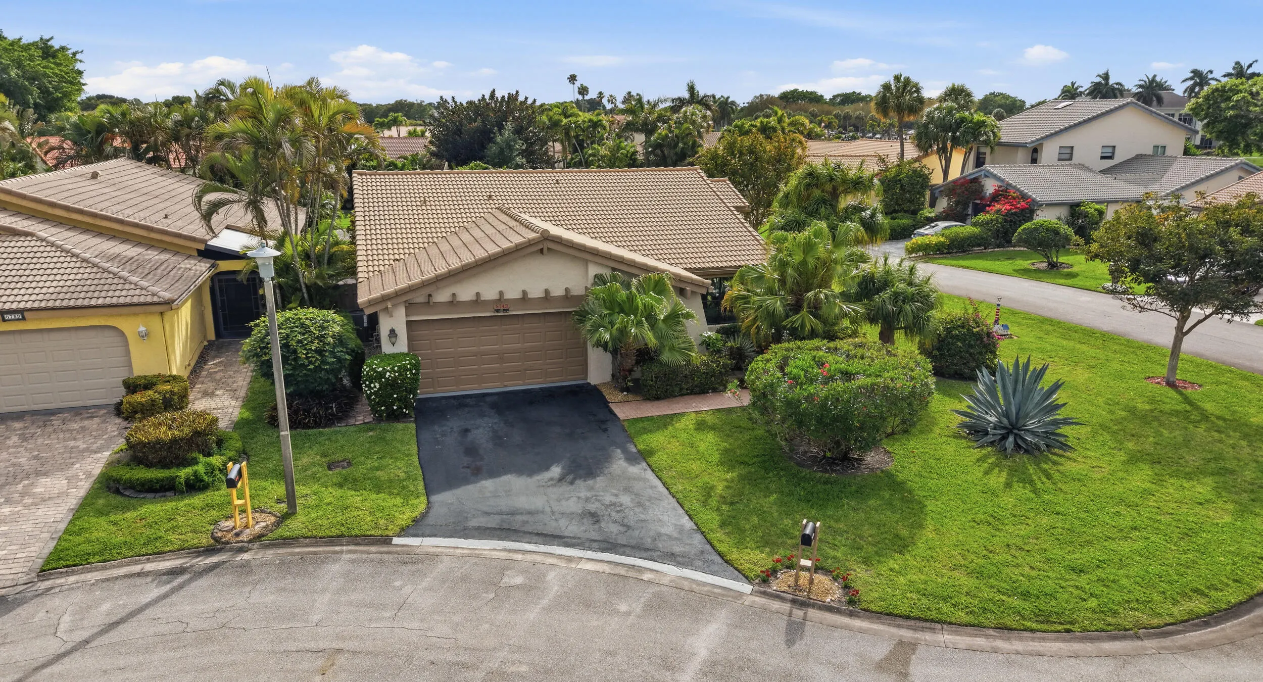 5743 Lakeview Mews Circle