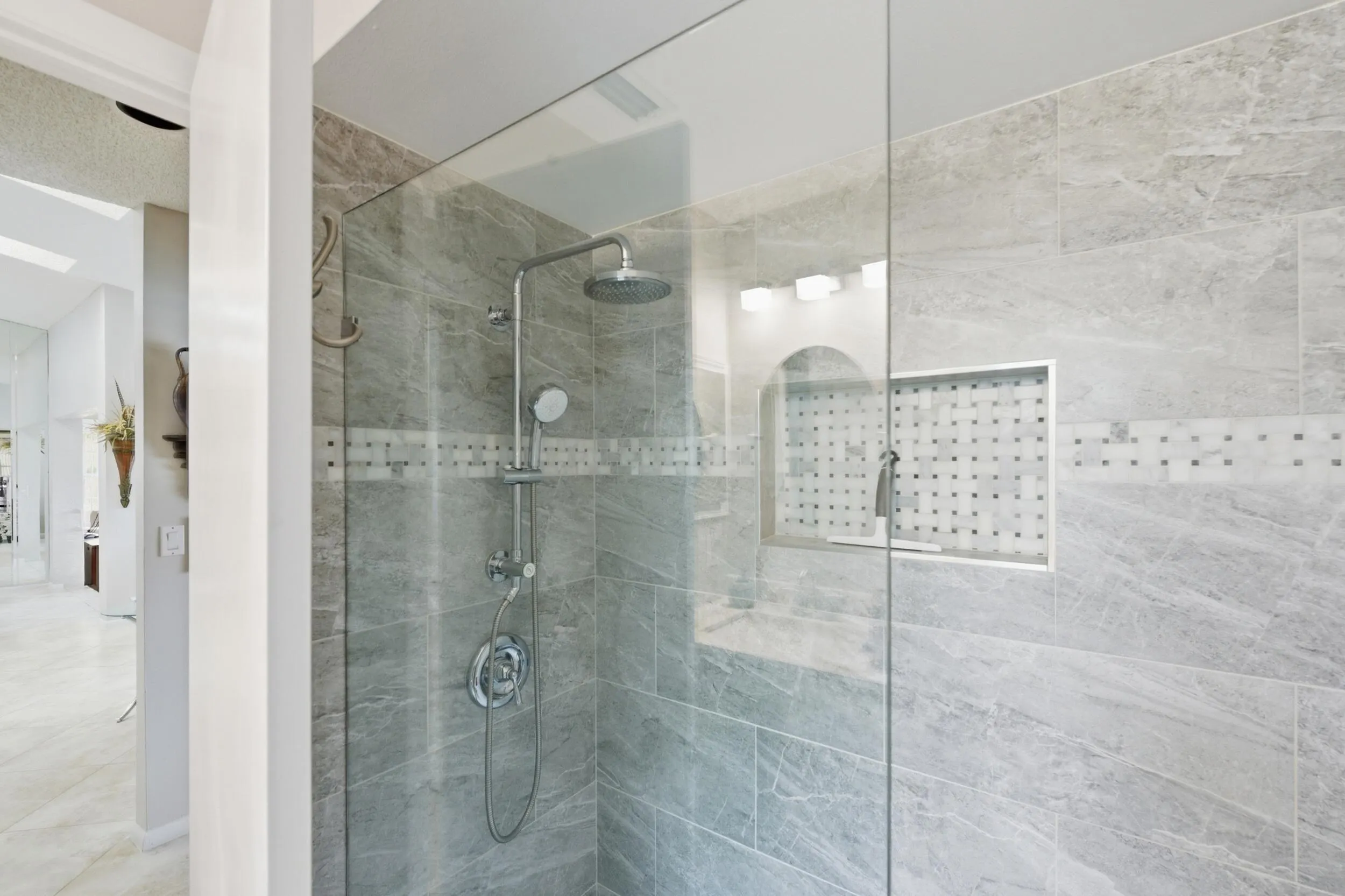 5743 Lakeview Mews Circle