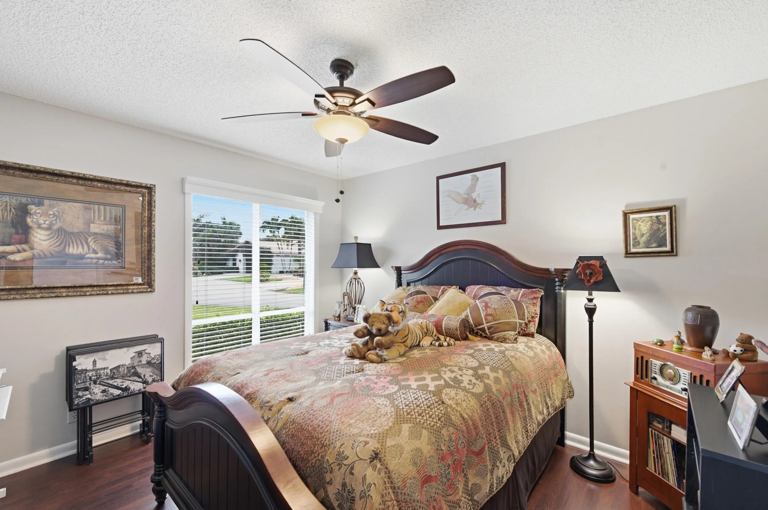 5743 Lakeview Mews Circle