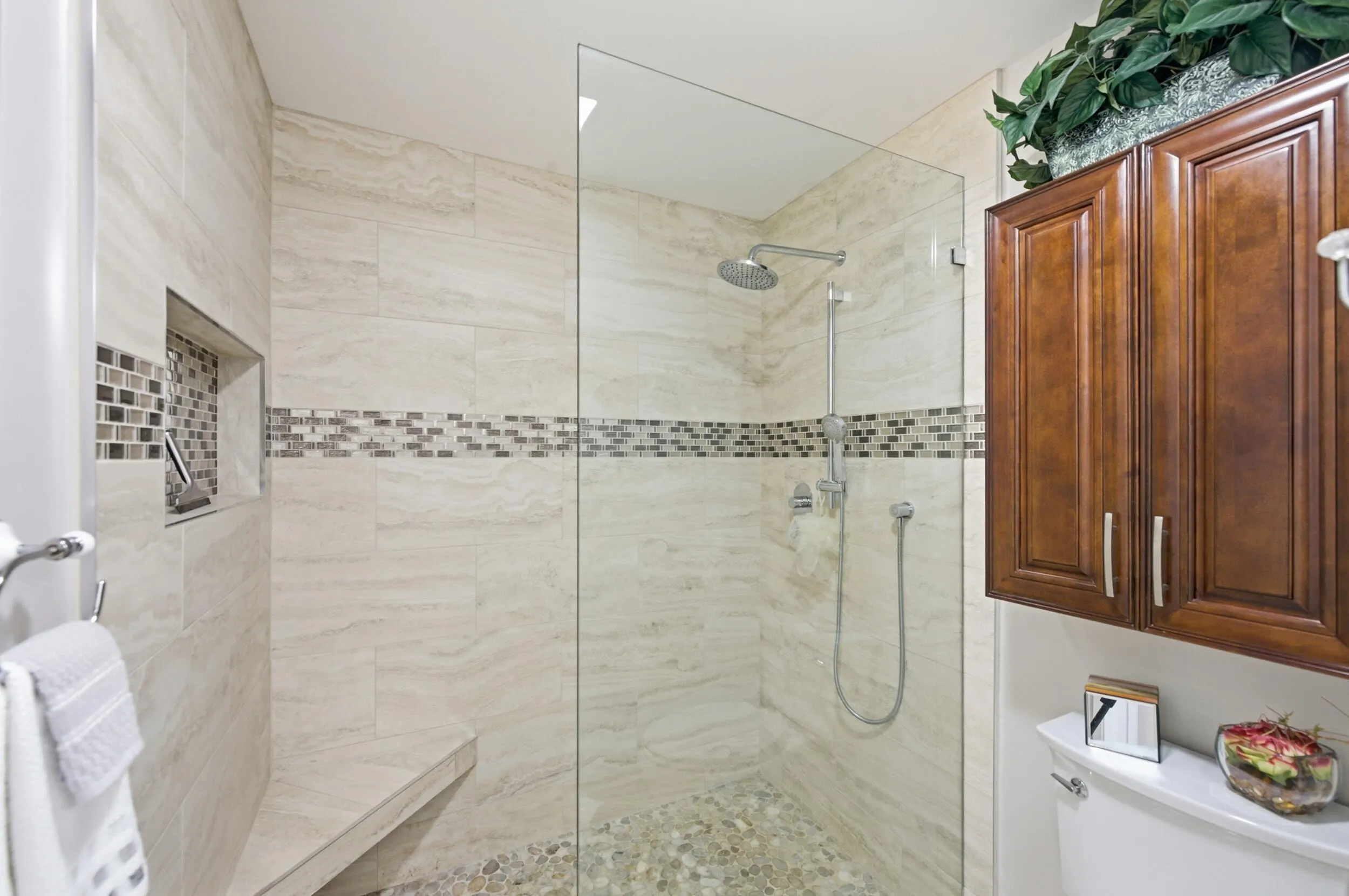 5743 Lakeview Mews Circle
