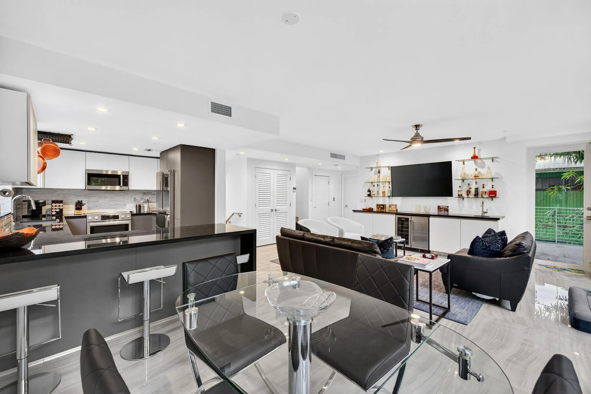 714 NE 14TH Avenue #103