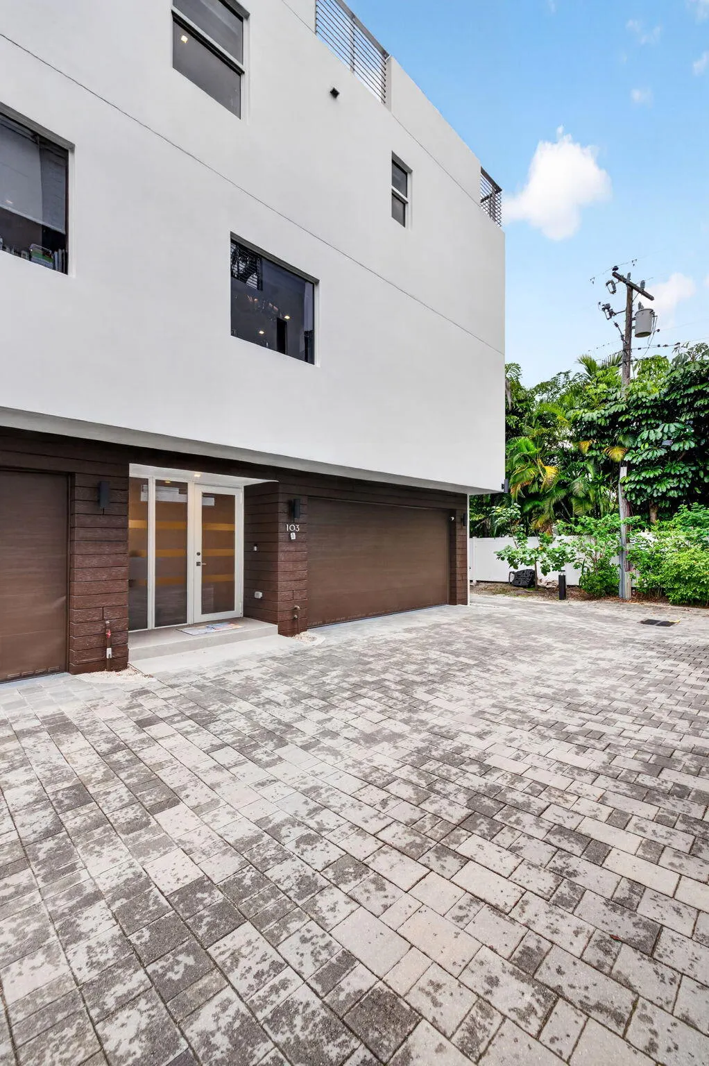 714 NE 14TH Avenue #103