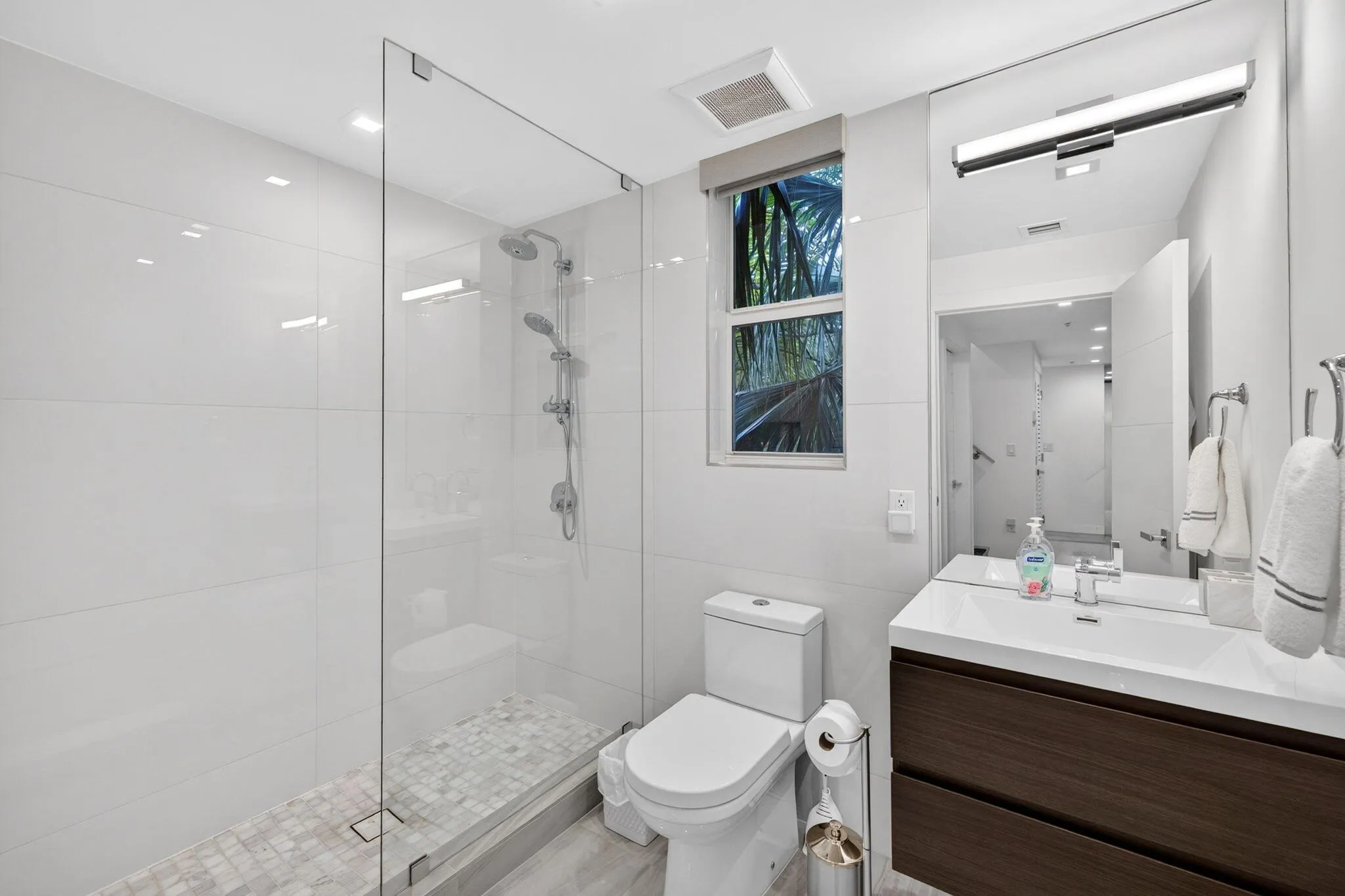 714 NE 14TH Avenue #103