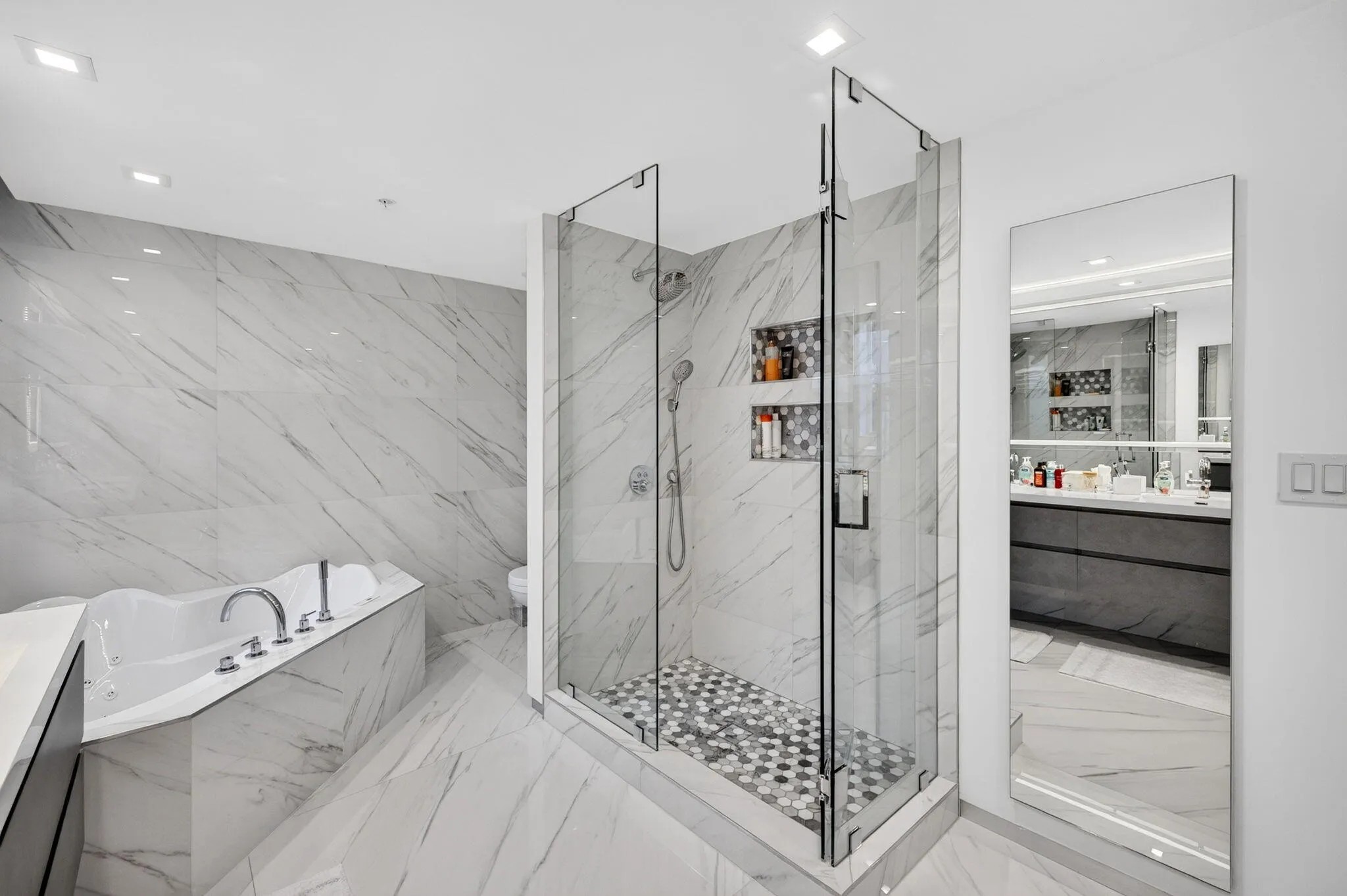 714 NE 14TH Avenue #103