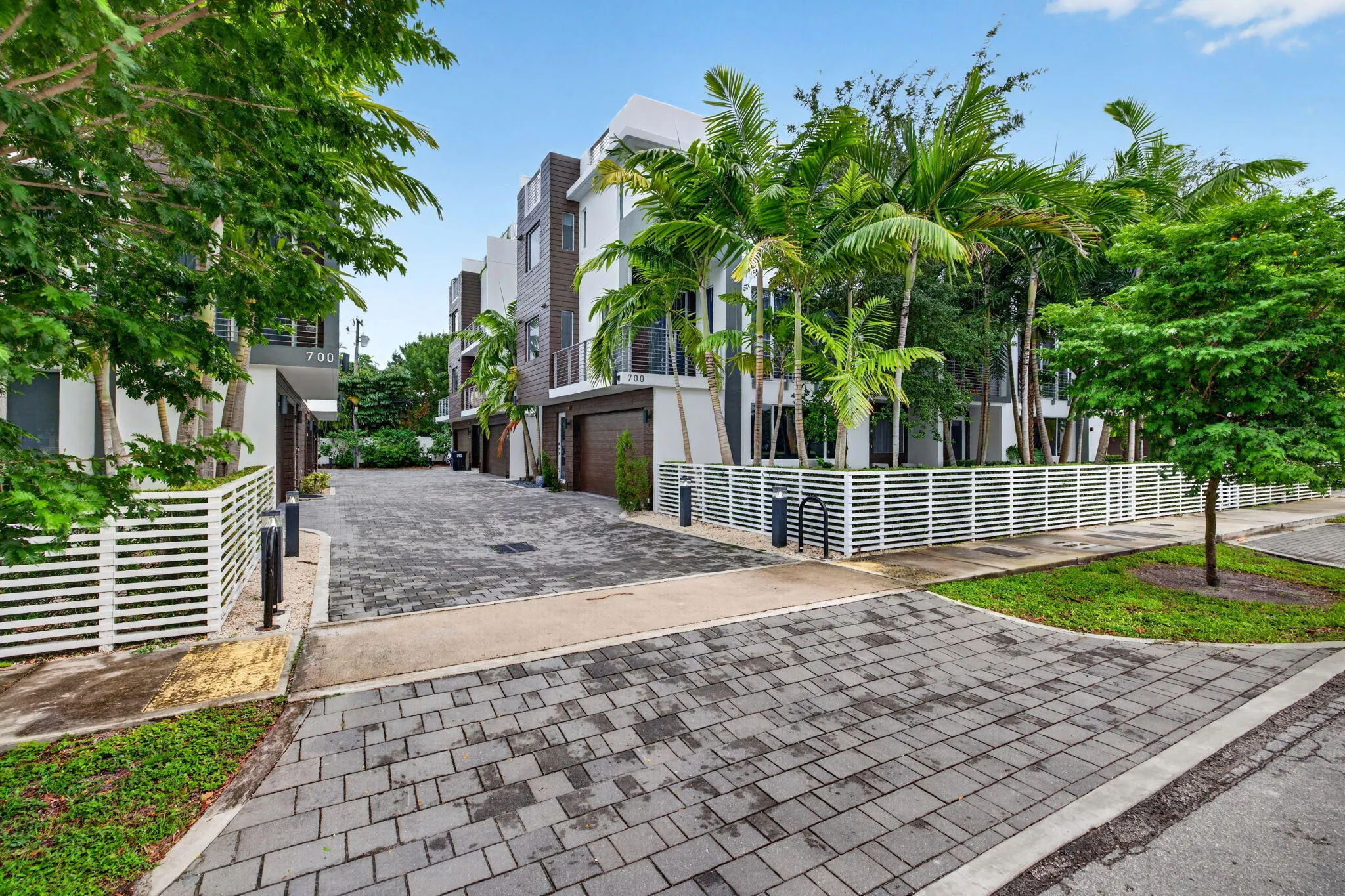 714 NE 14TH Avenue #103
