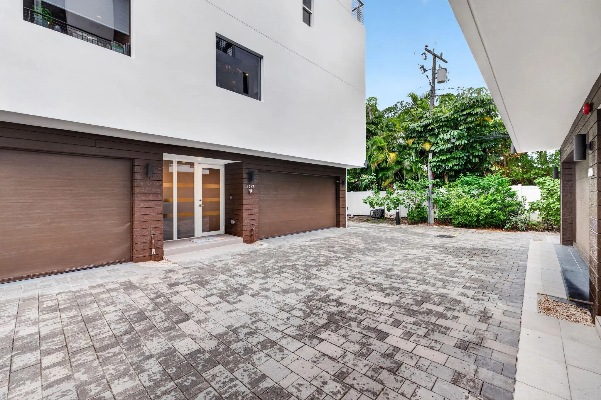 714 NE 14TH Avenue #103