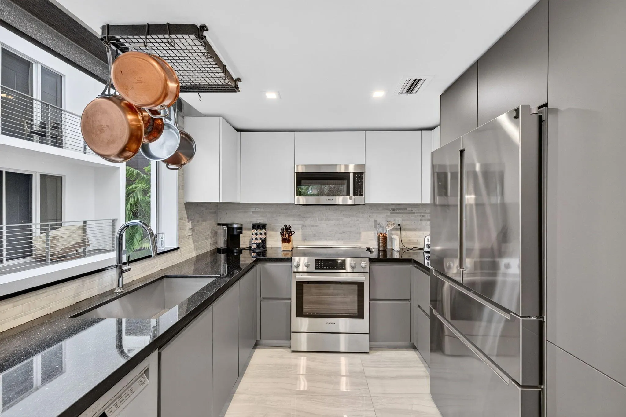 714 NE 14TH Avenue #103