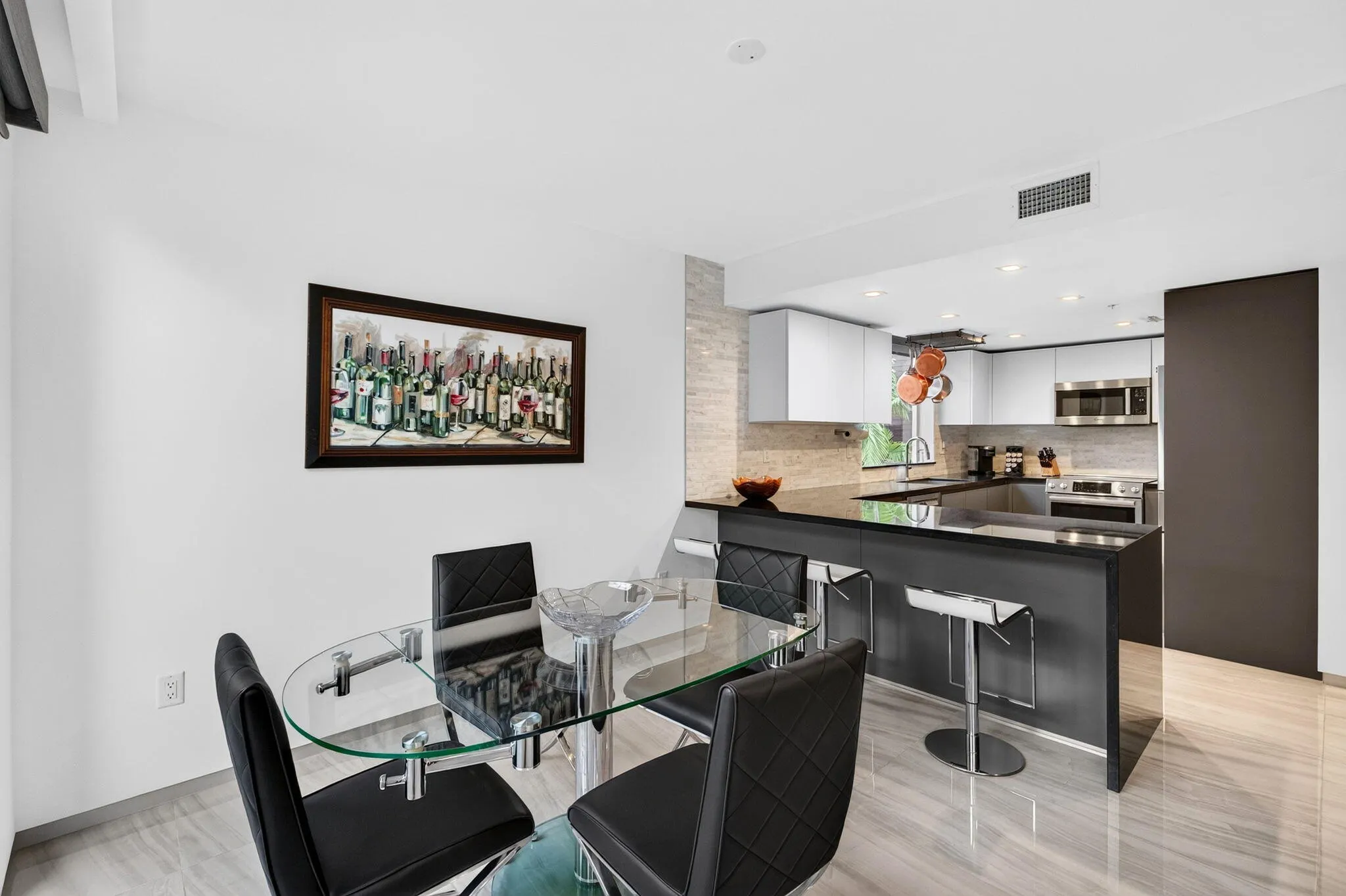 714 NE 14TH Avenue #103