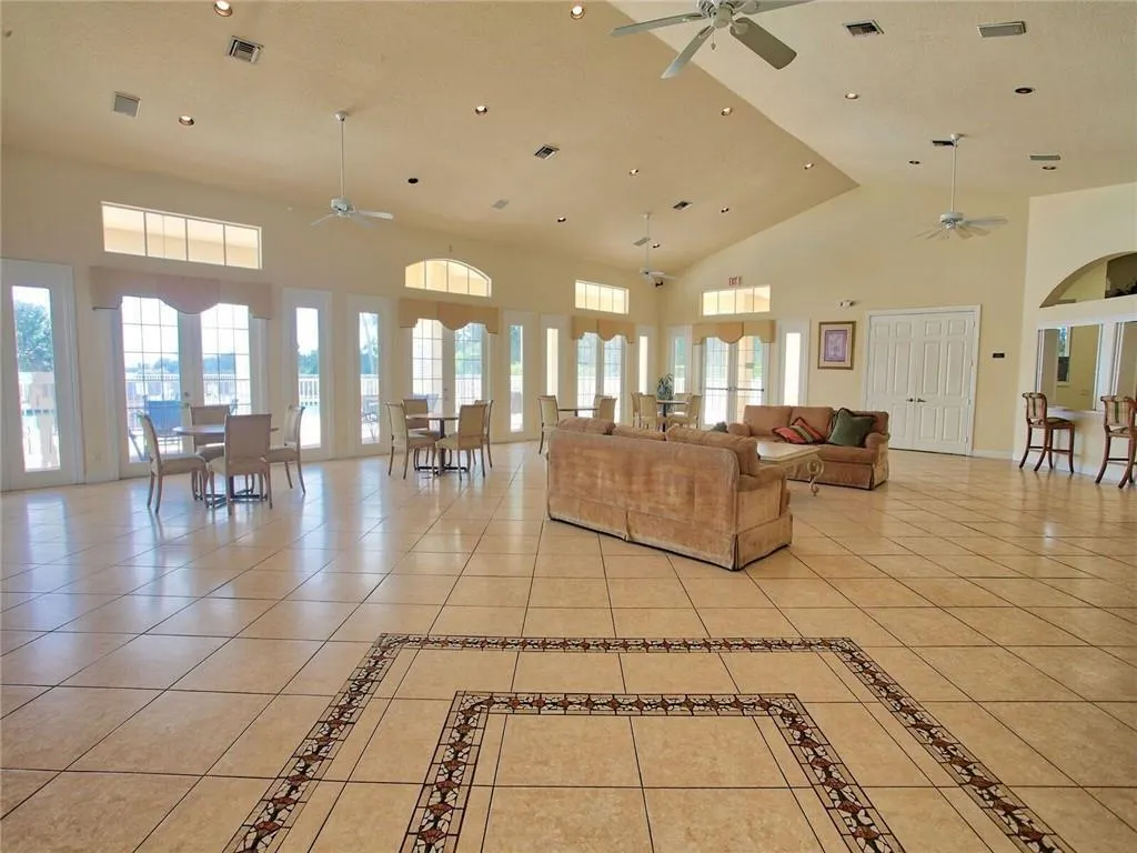 4639 SW 12TH Place