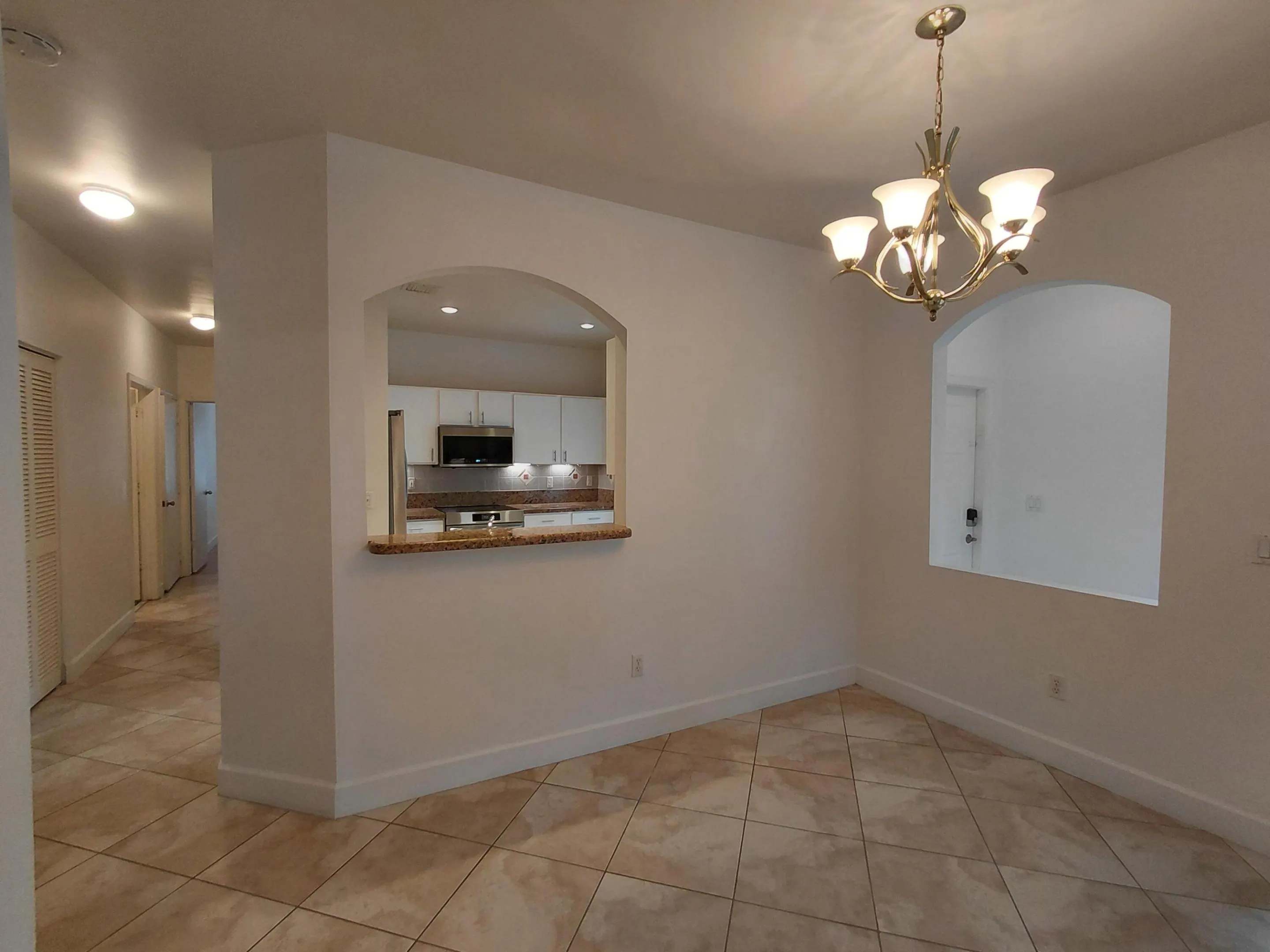4639 SW 12TH Place