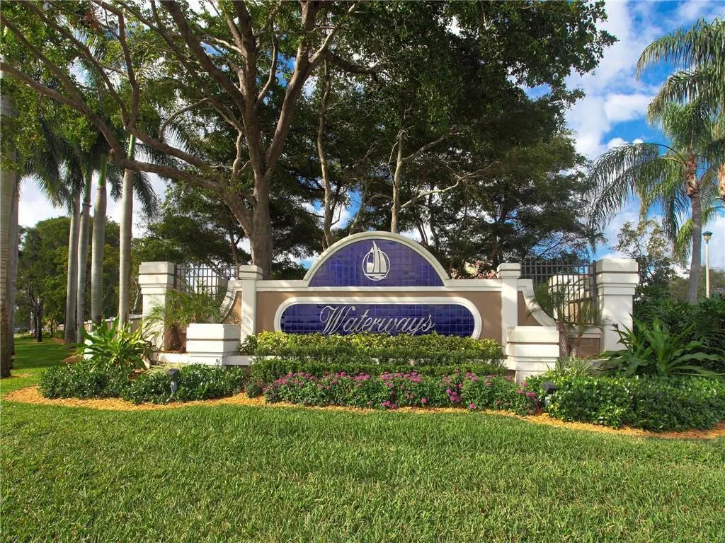 4639 SW 12TH Place