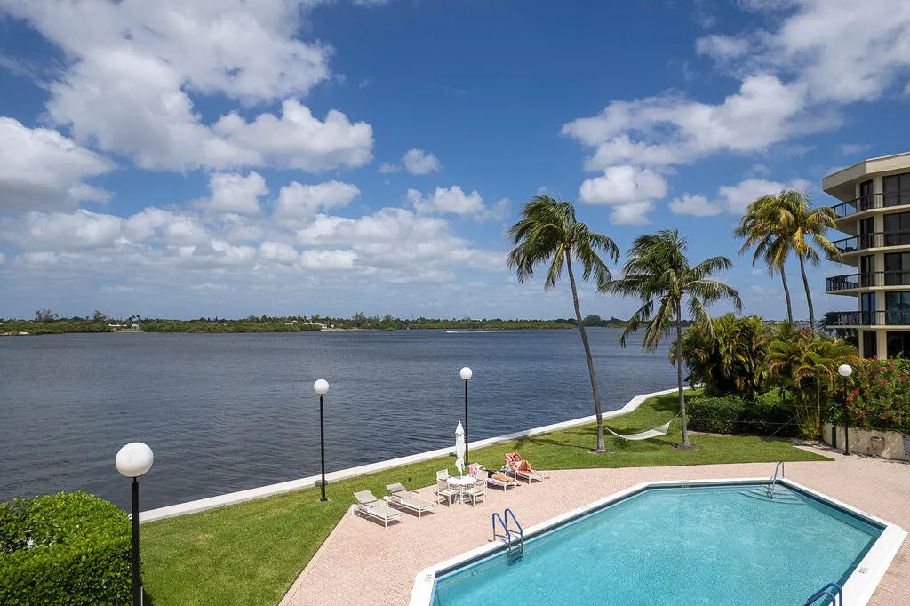 2778 S OCEAN Boulevard #305S