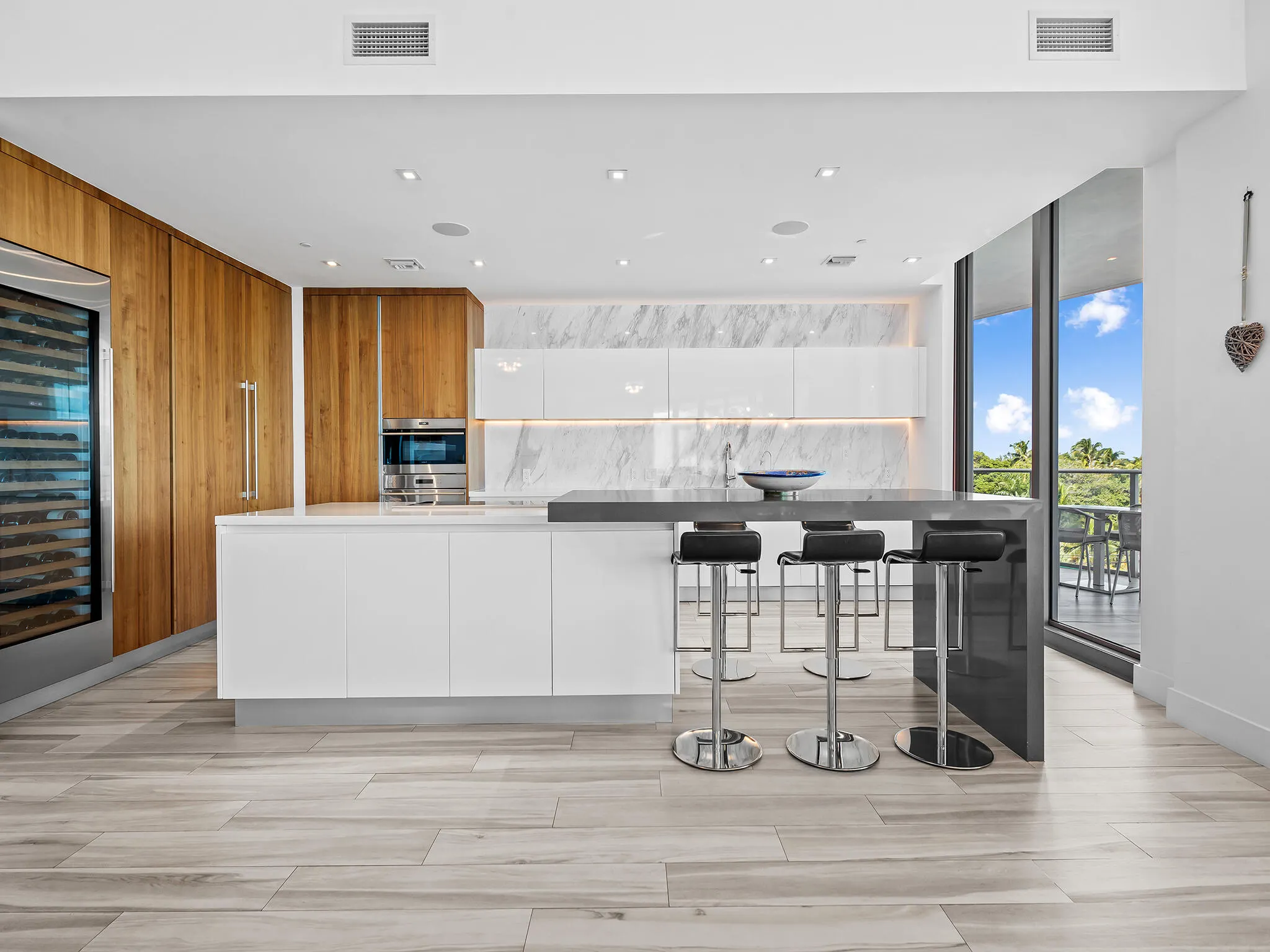 701 N FORT LAUDERDALE BEACH Boulevard #402