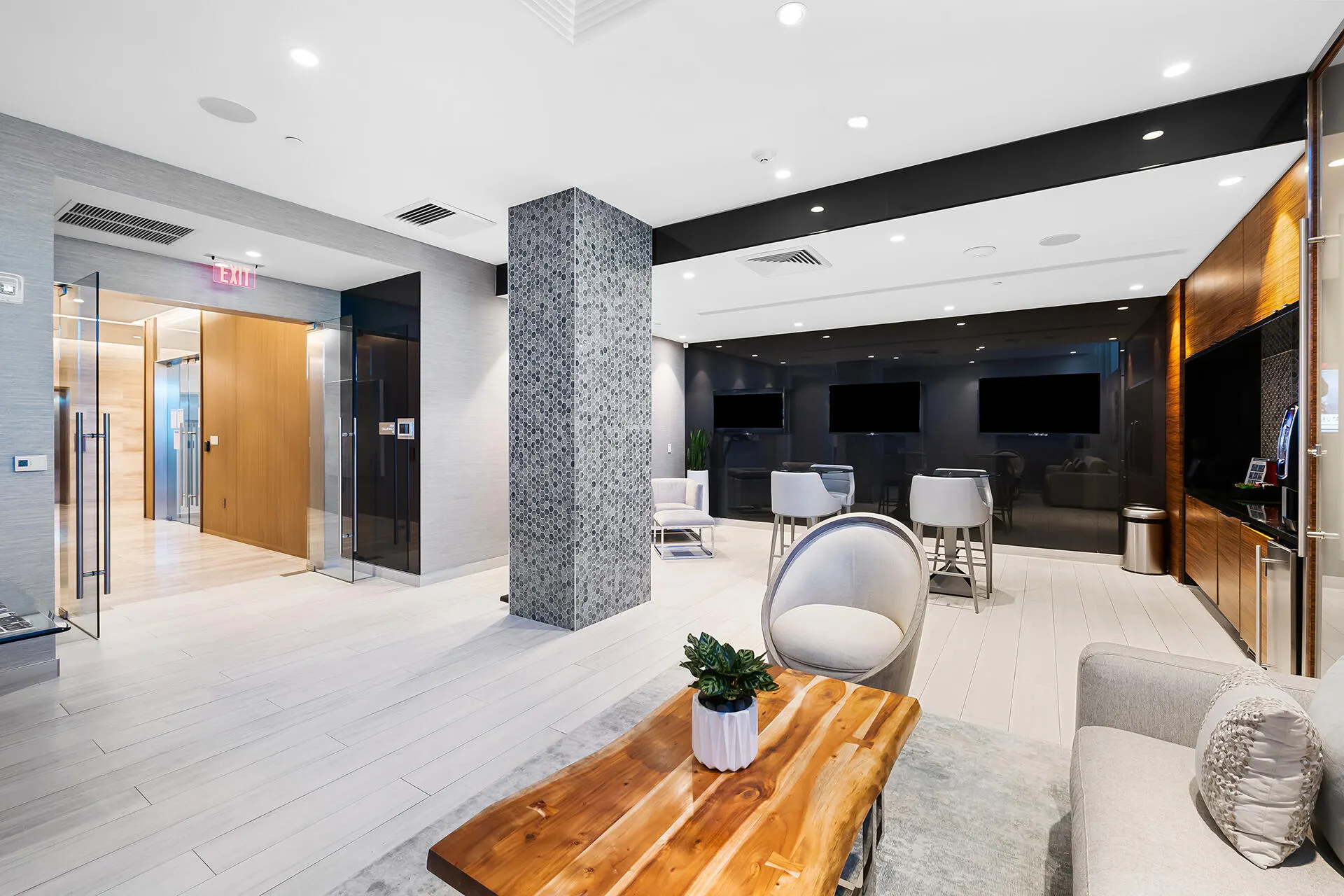 701 N FORT LAUDERDALE BEACH Boulevard #402