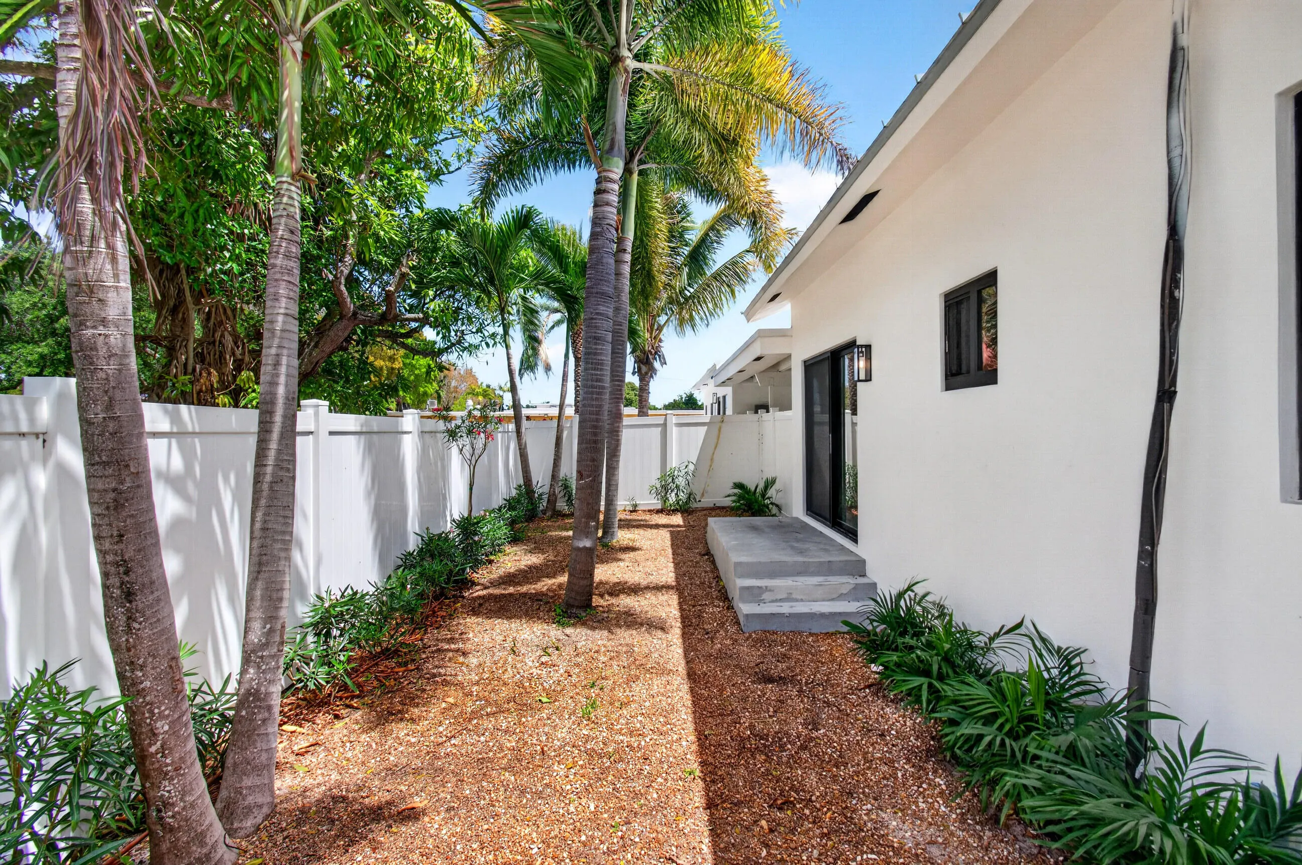 517 NW 1st Street