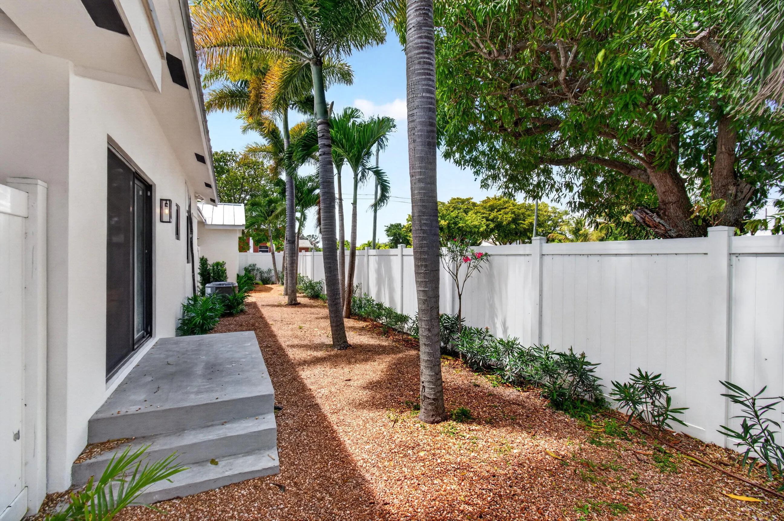 517 NW 1st Street