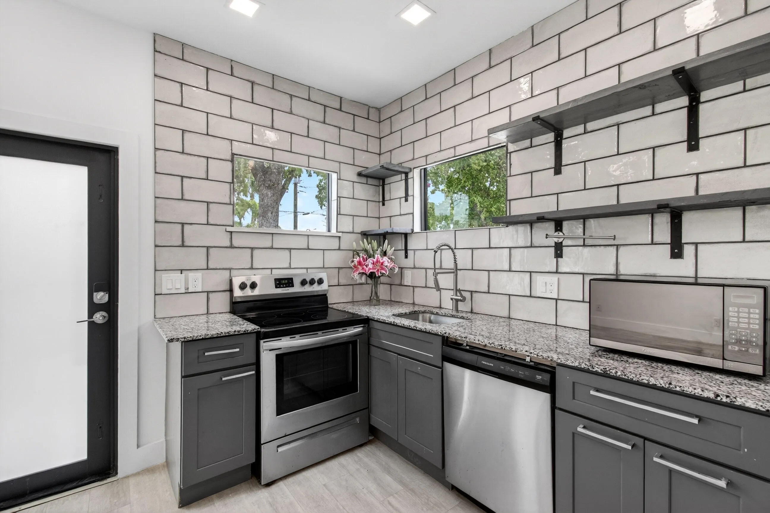 517 NW 1st Street