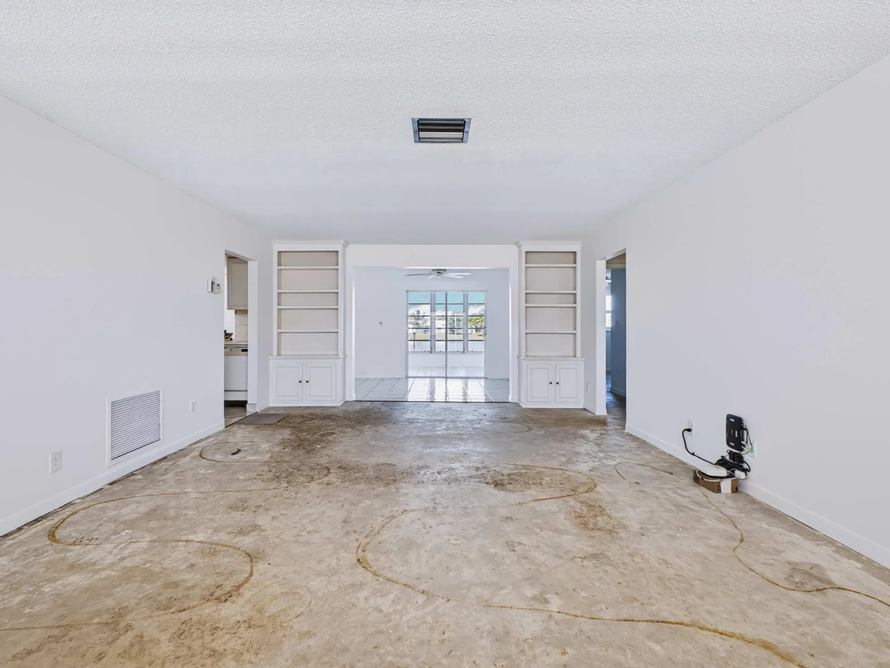 2003 SW ROMA Way