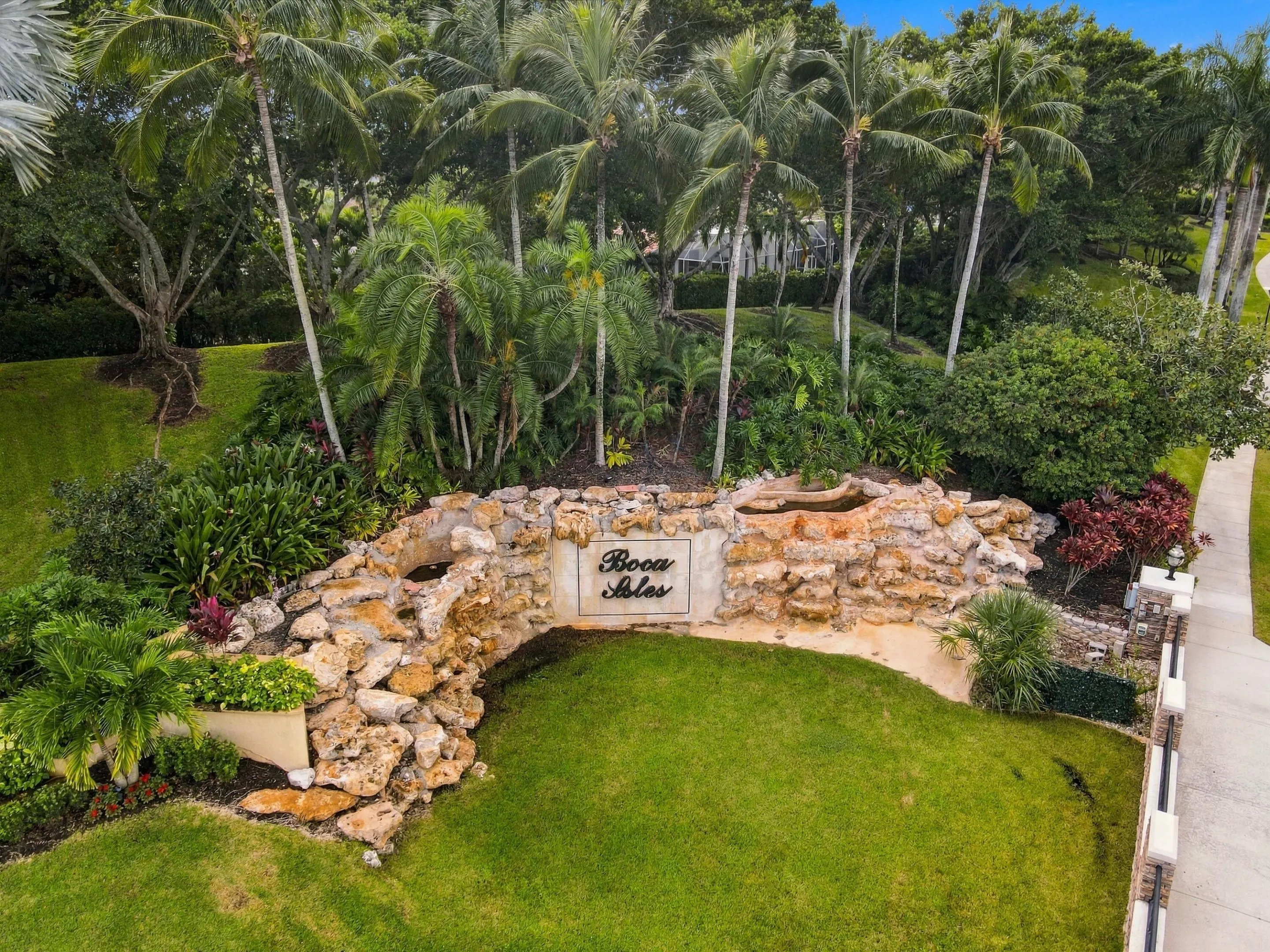 10671 St Thomas Drive