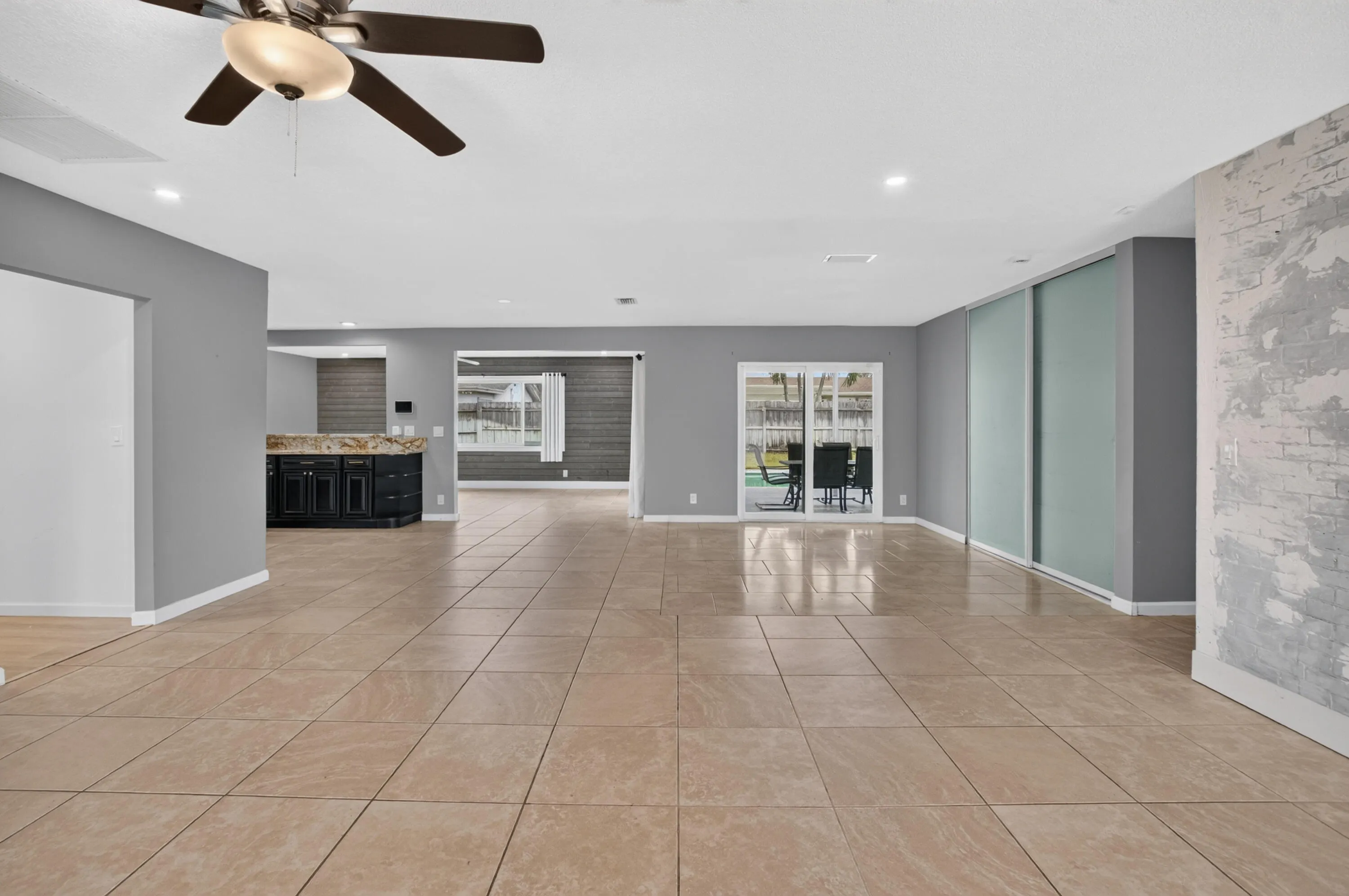 1023 SW 25TH Place