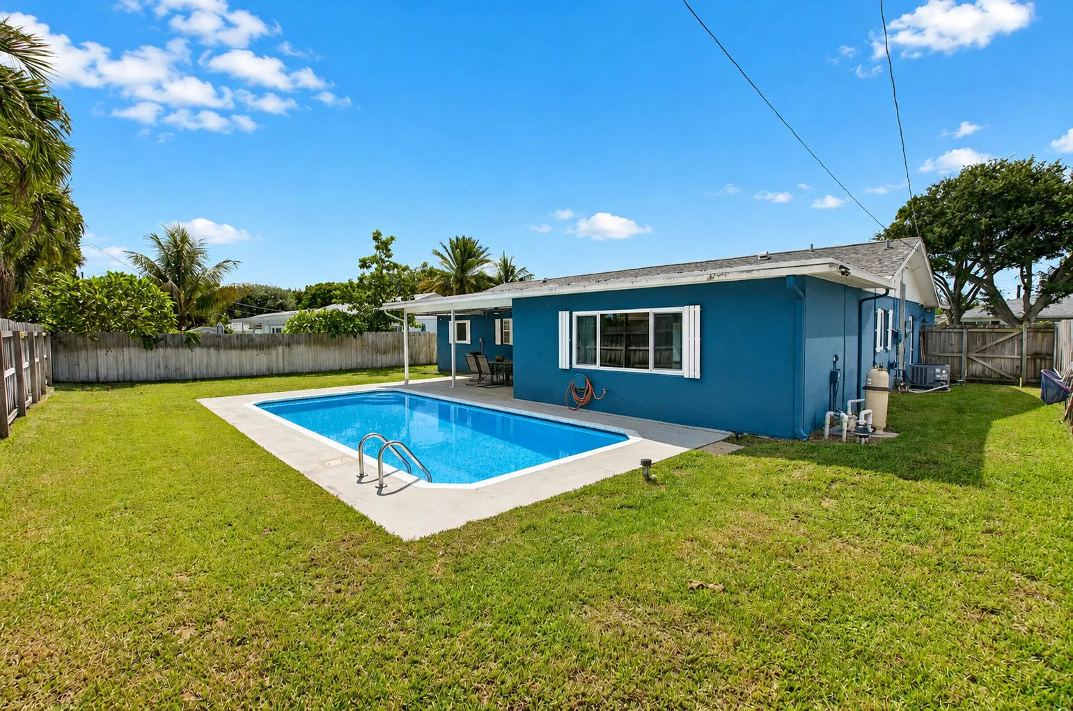 1023 SW 25TH Place
